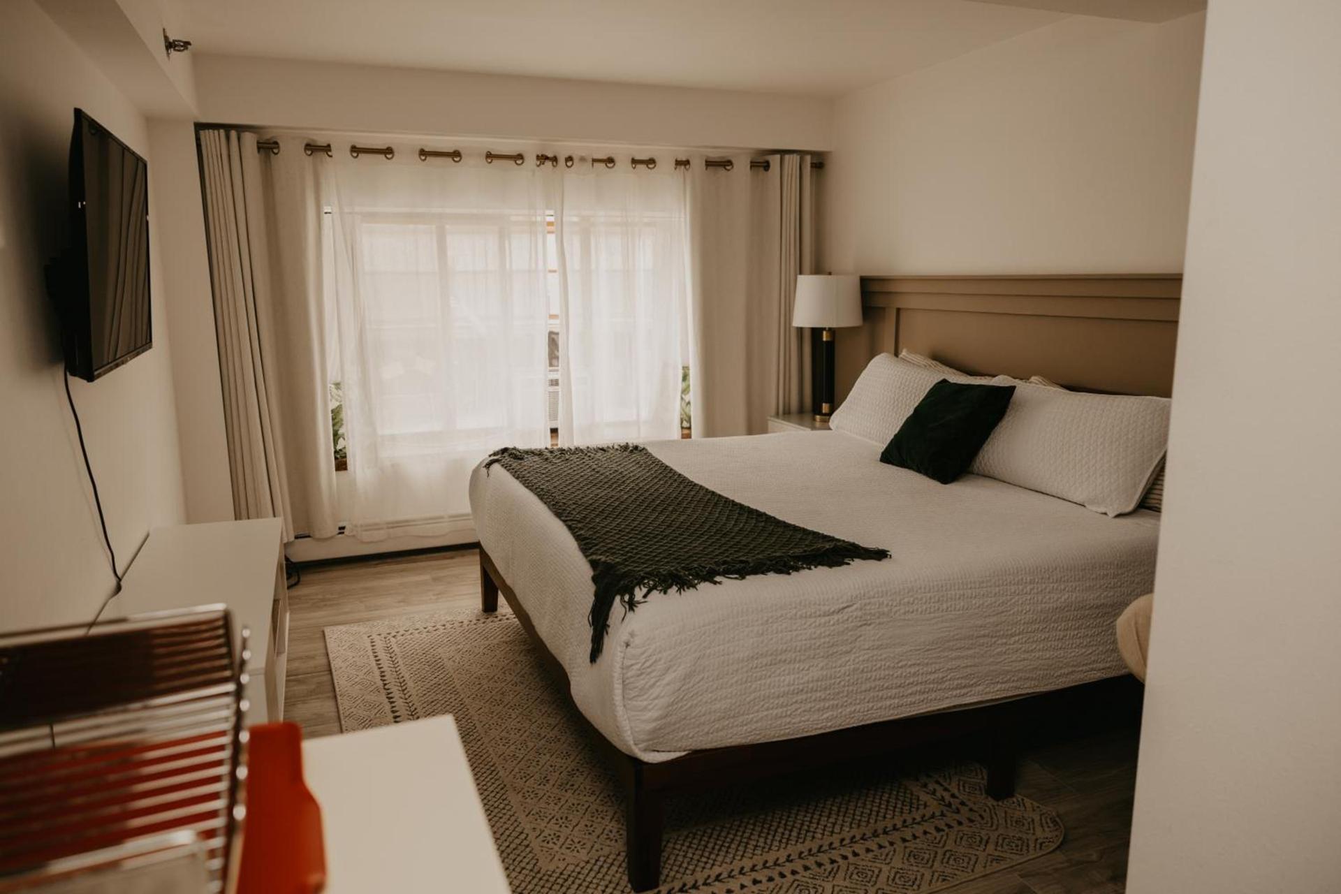 The Brooks Hotel Restaurant and Lounge photo 73