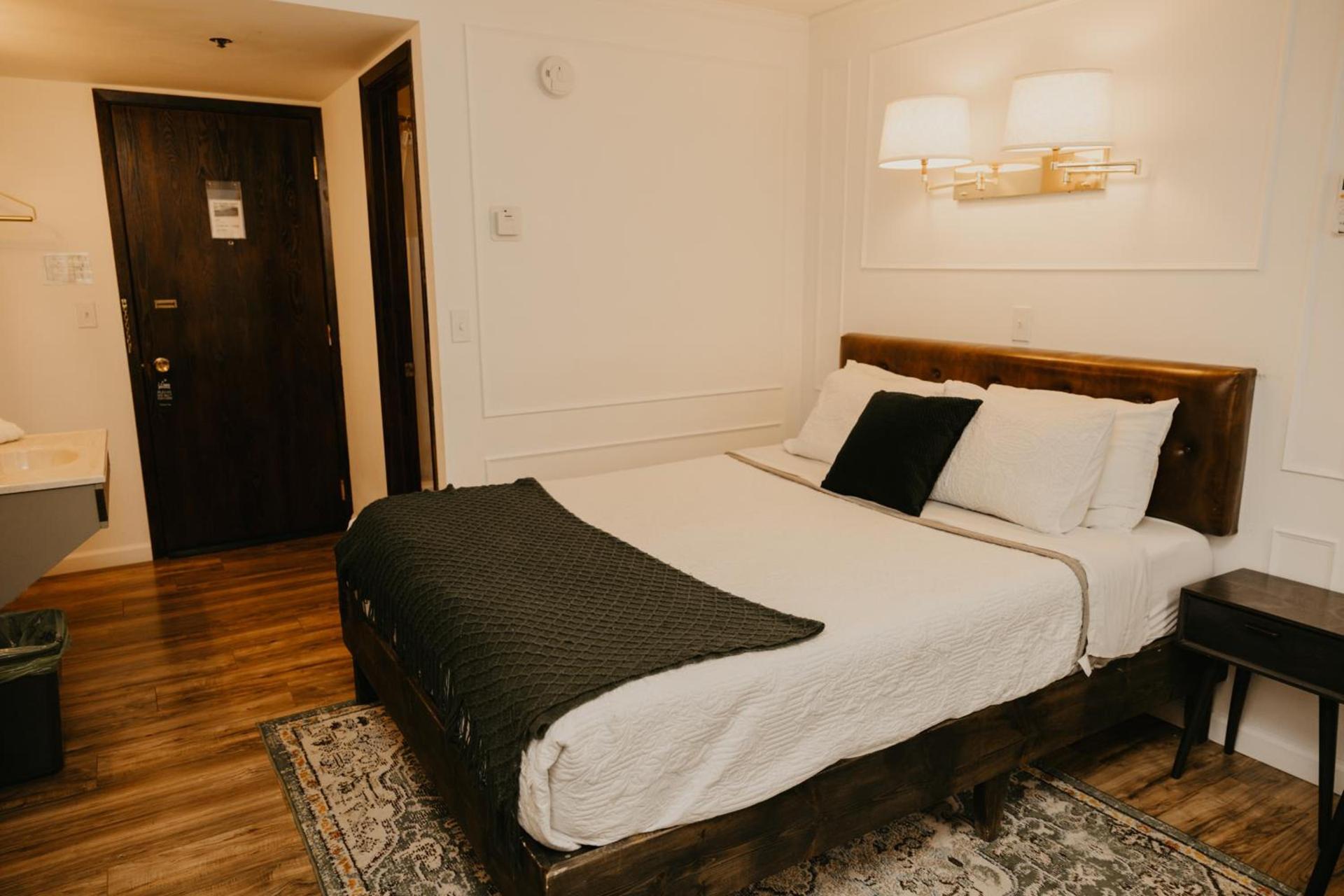 The Brooks Hotel Restaurant and Lounge photo 95