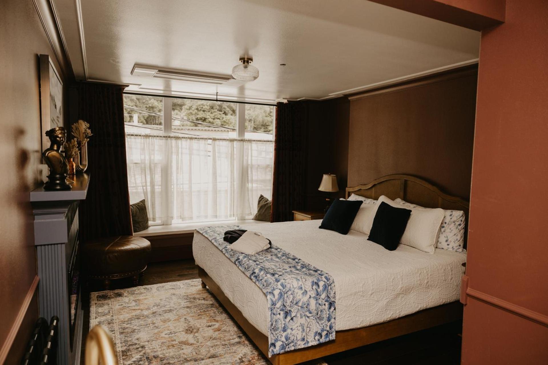 The Brooks Hotel Restaurant and Lounge photo 16