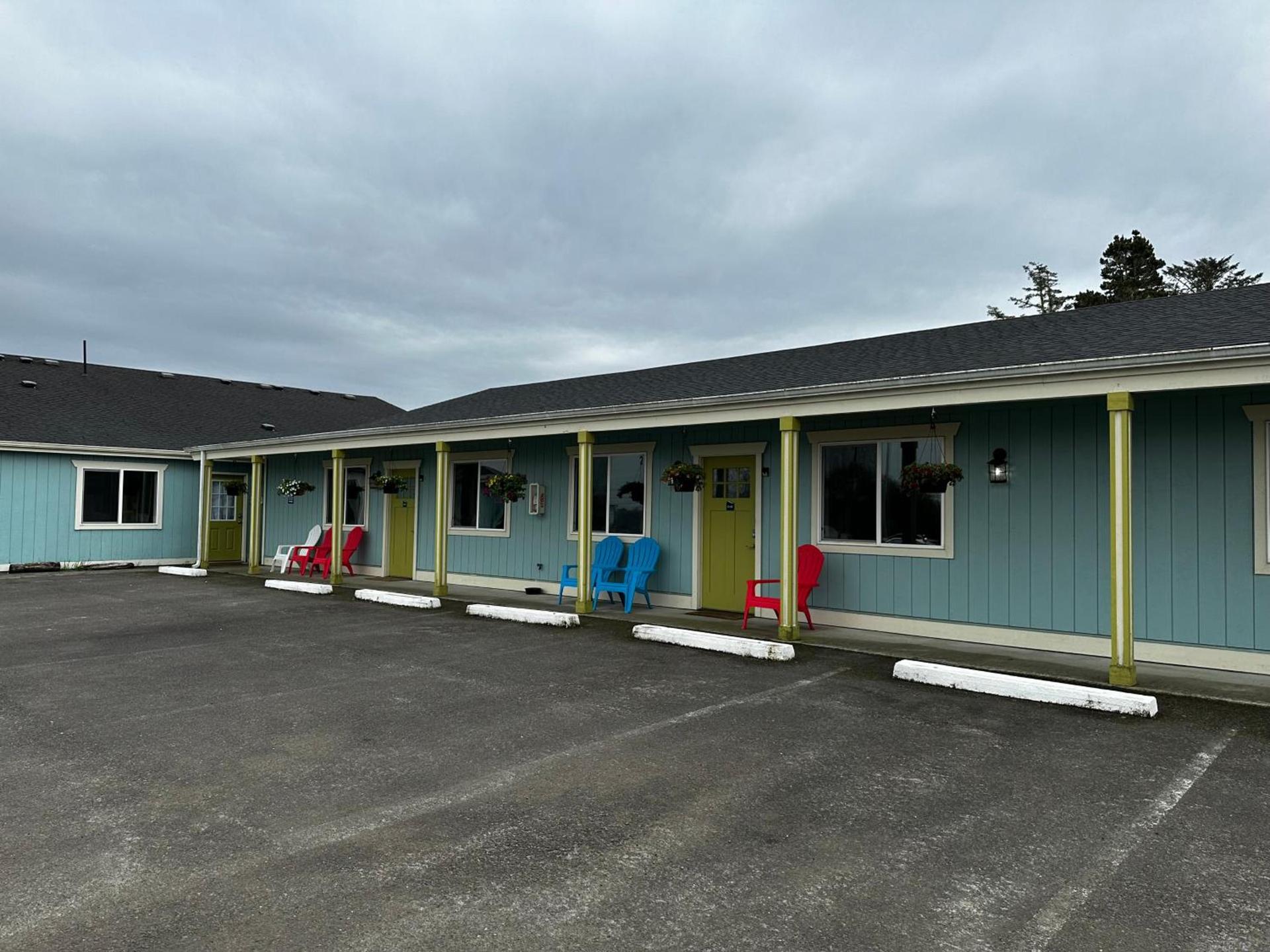 Coastal Inn and Suites photo 8