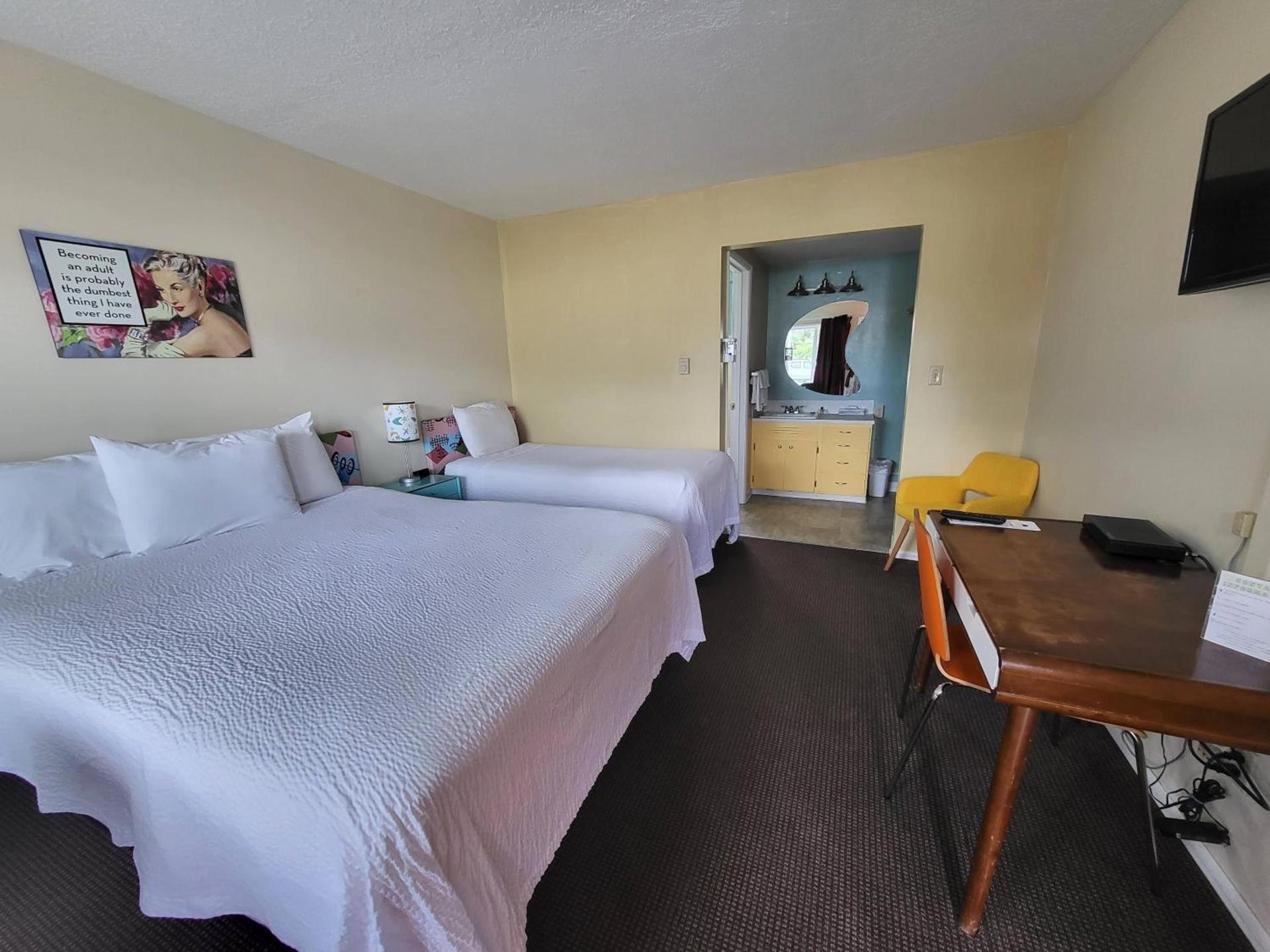 Atomic Motel photo 17