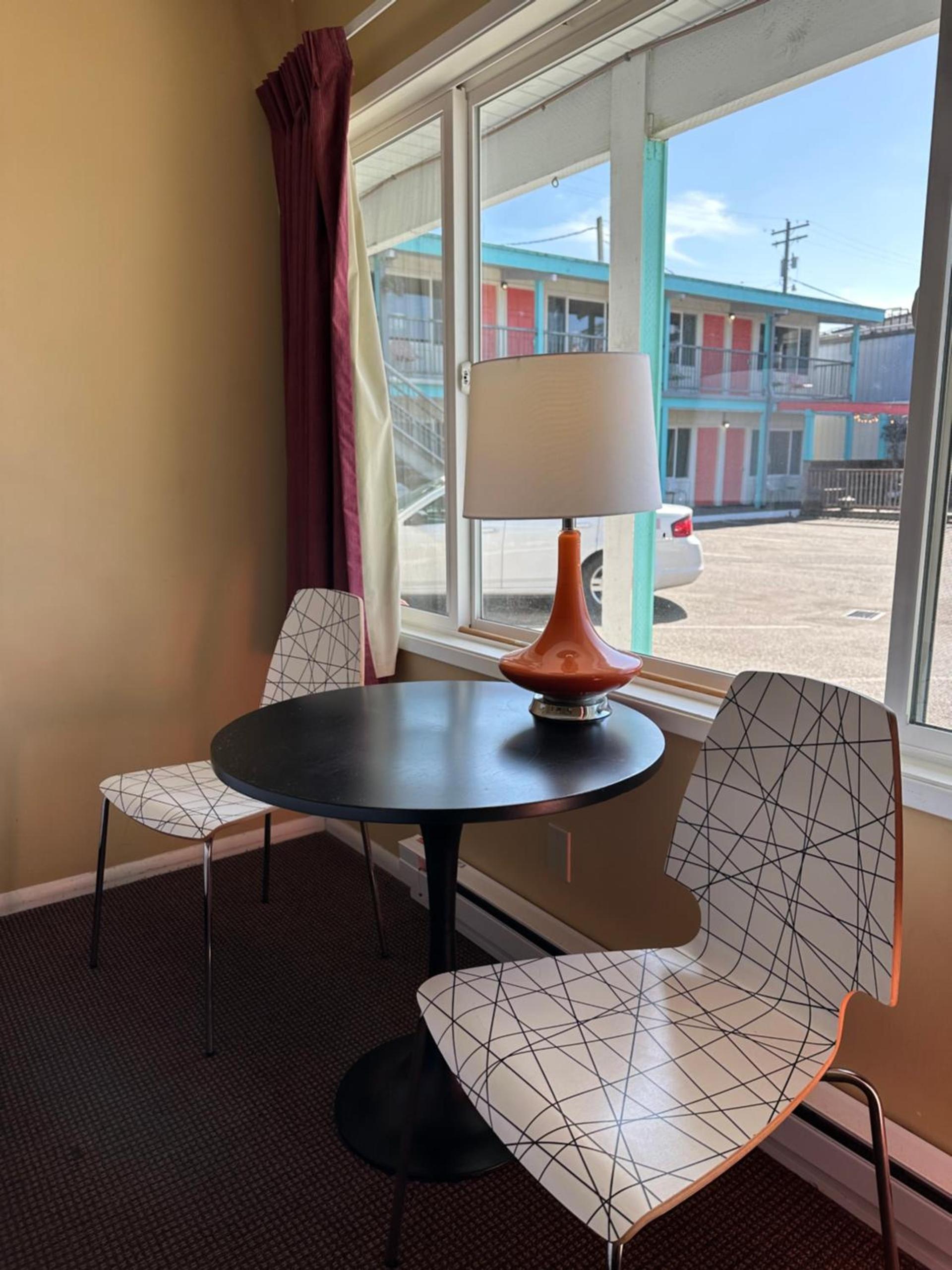 Atomic Motel photo 21