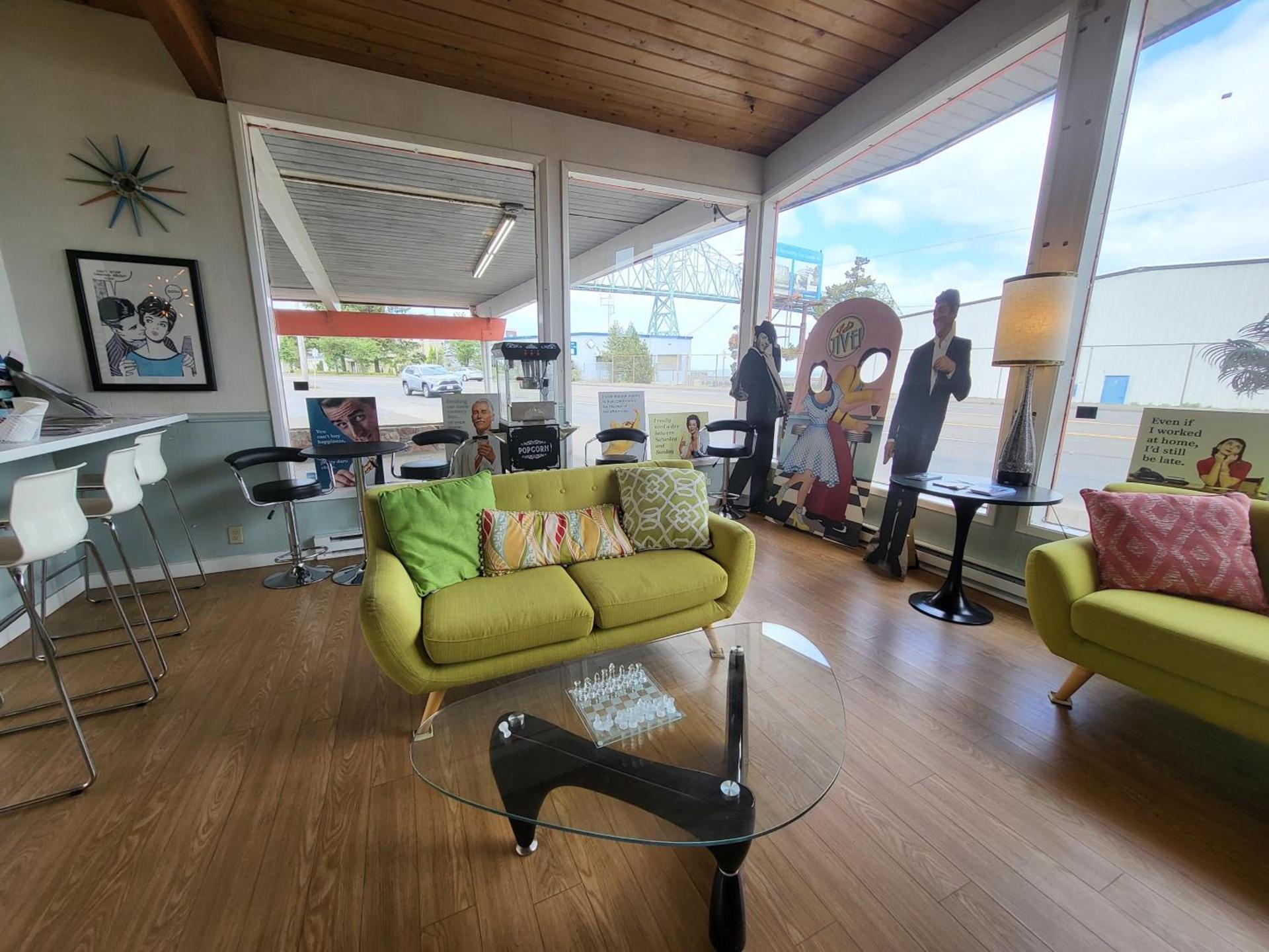 Atomic Motel photo 11