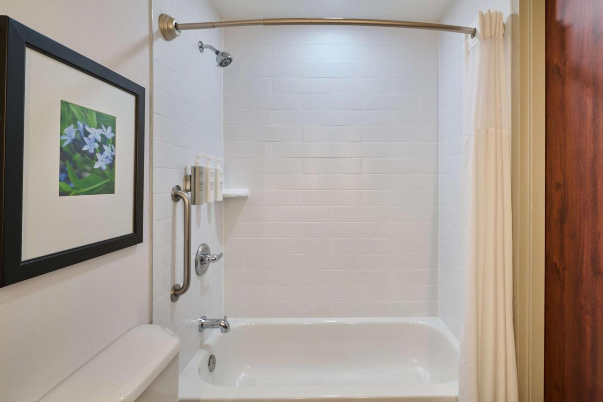 Hilton Garden Inn Anchorage photo 38