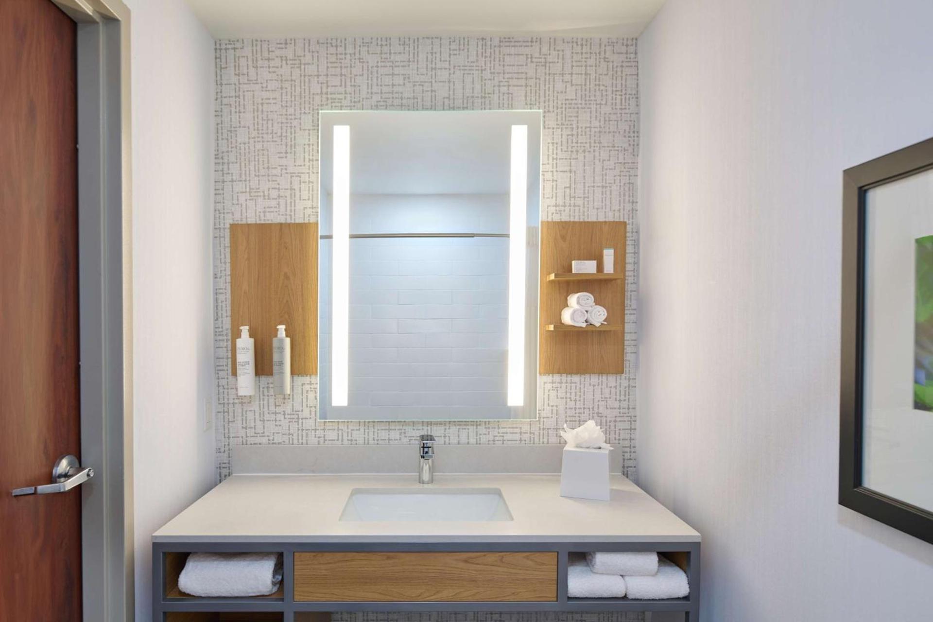 Hilton Garden Inn Anchorage photo 42