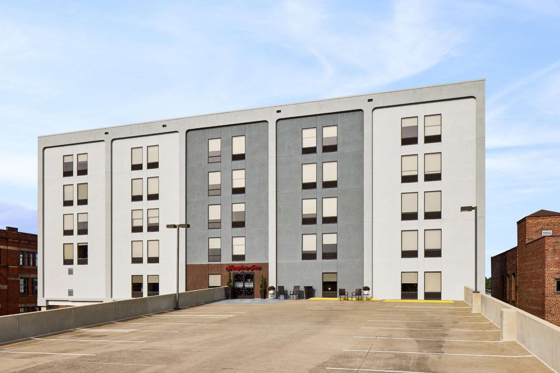 Hampton Inn Massillon photo 4