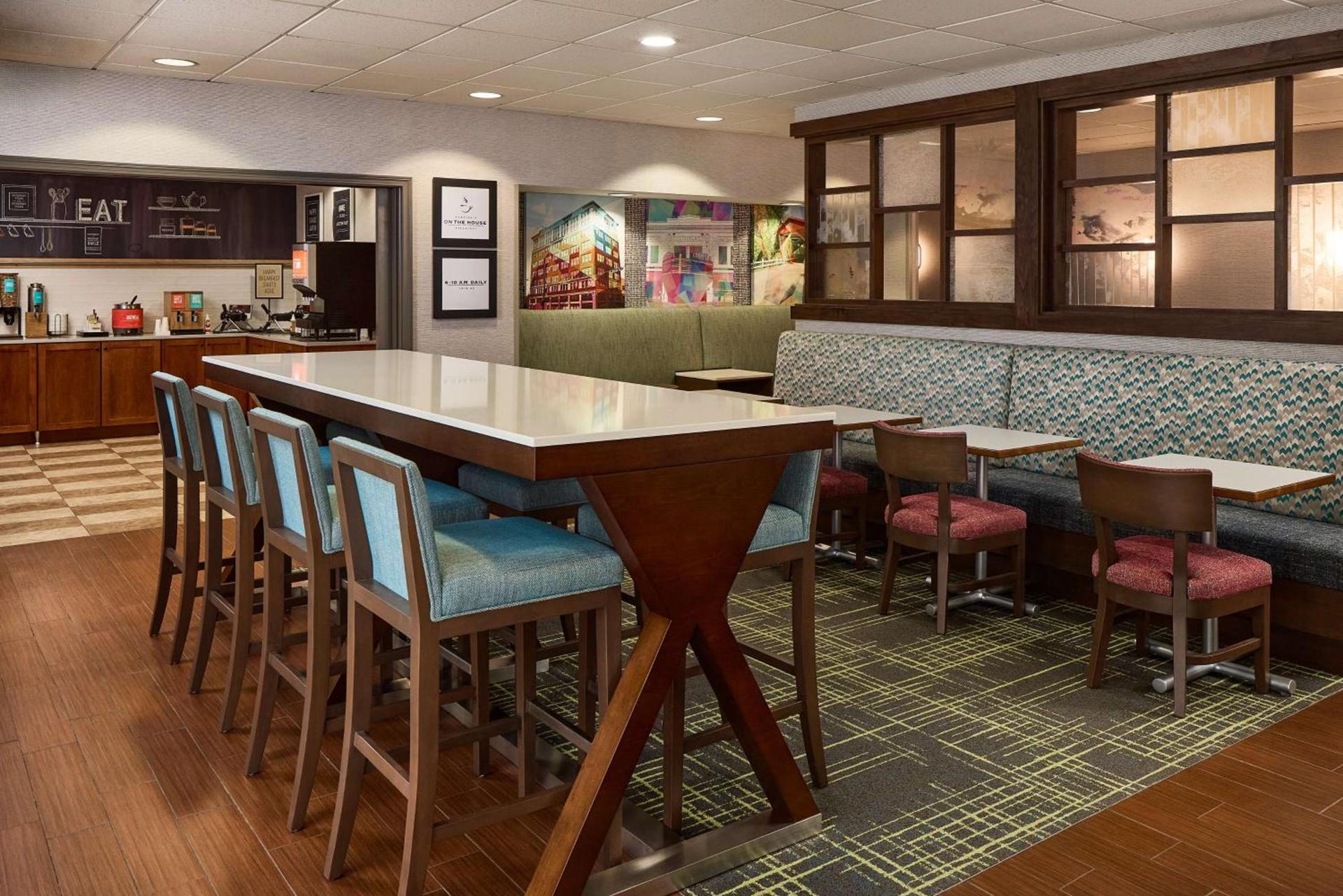 Hampton Inn Massillon photo 11