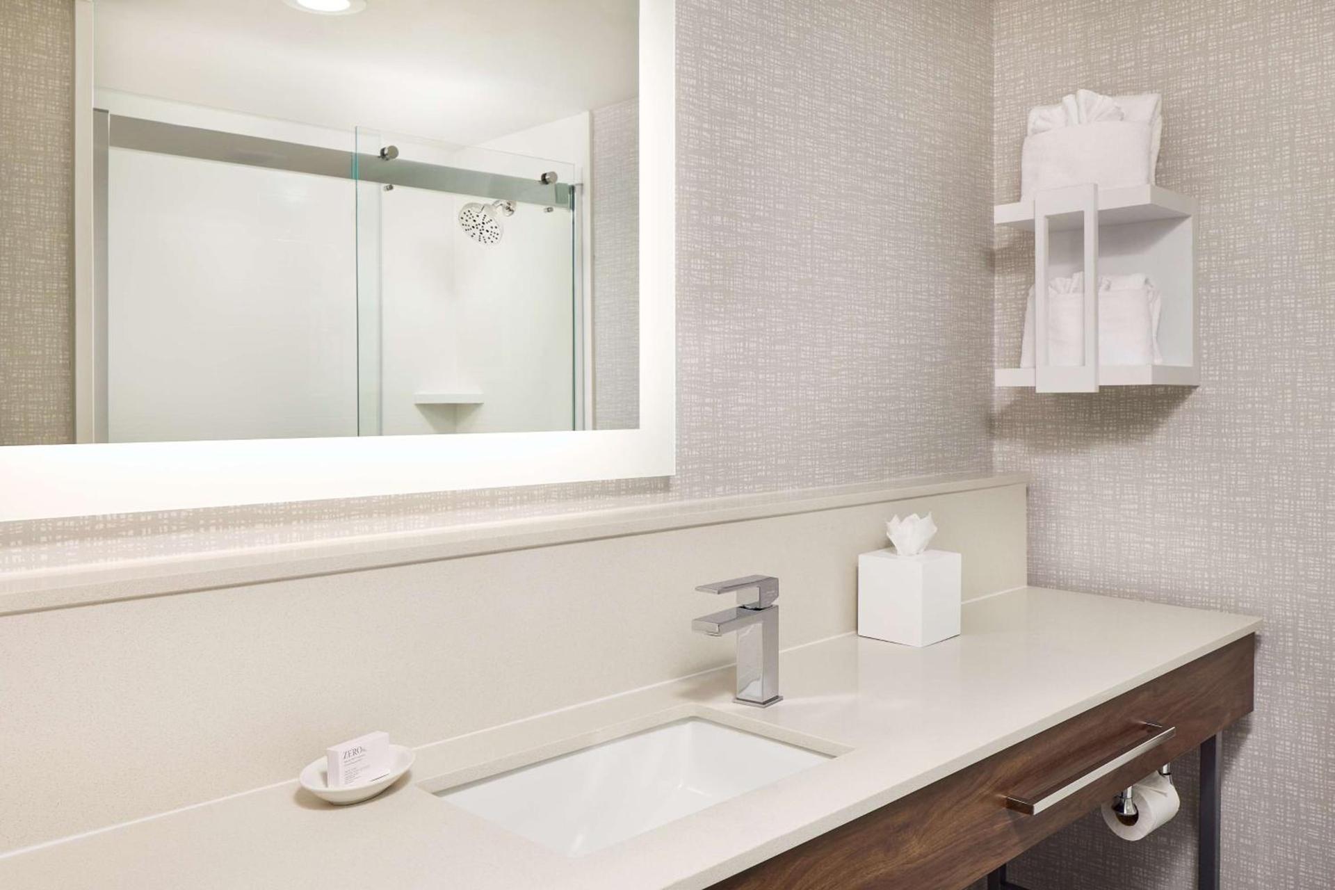 Hampton Inn Massillon photo 27