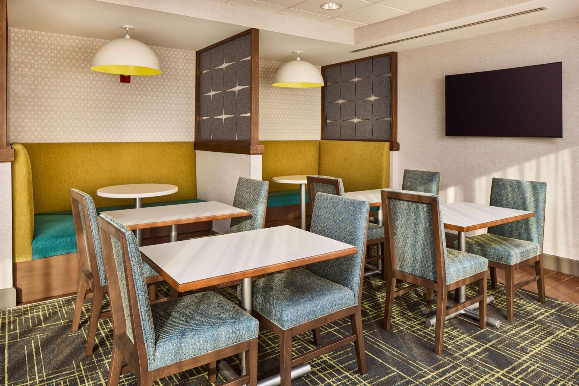 Hampton Inn Massillon photo 12