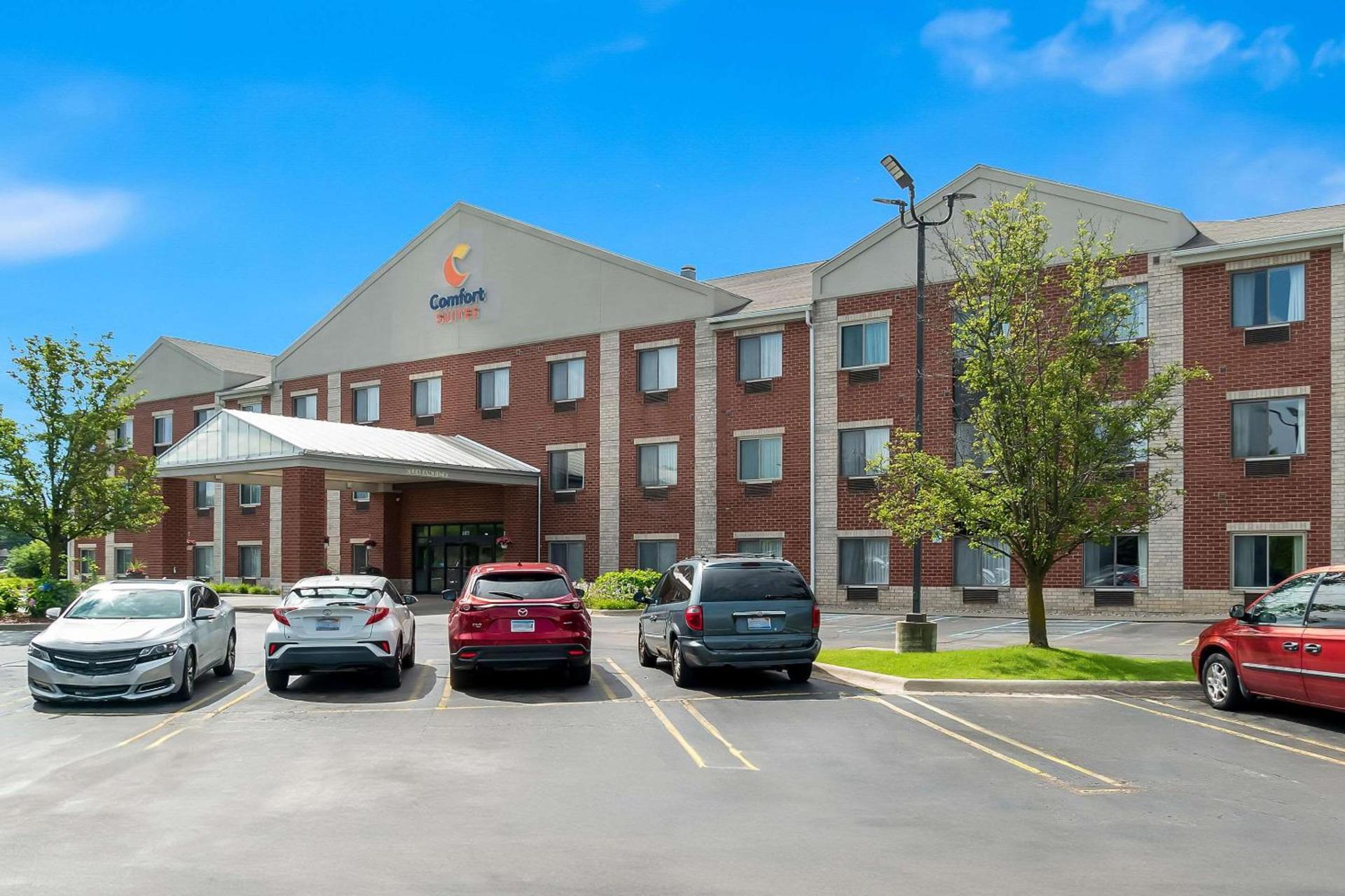 Comfort Suites Southfield-Detroit photo 2