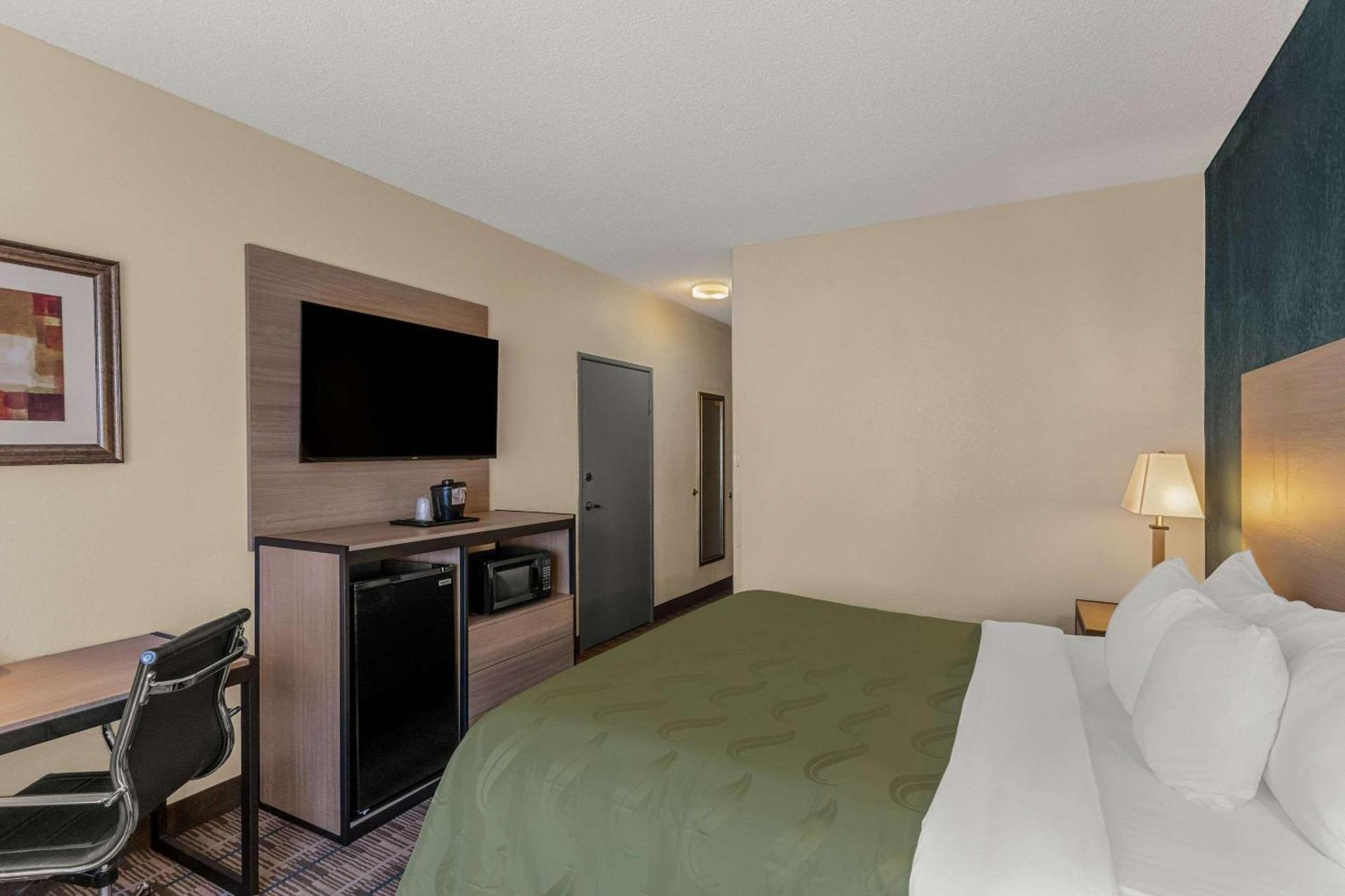 Quality Inn Denver Northeast Brighton photo 17
