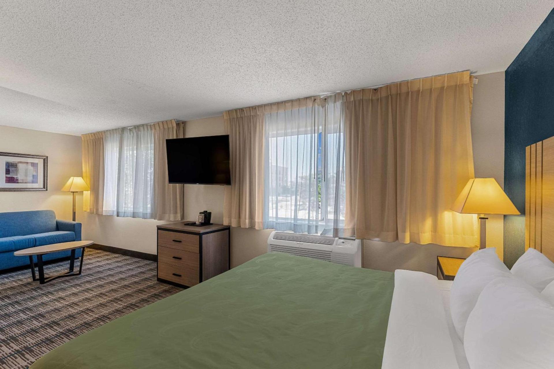 Quality Inn Denver Northeast Brighton photo 19
