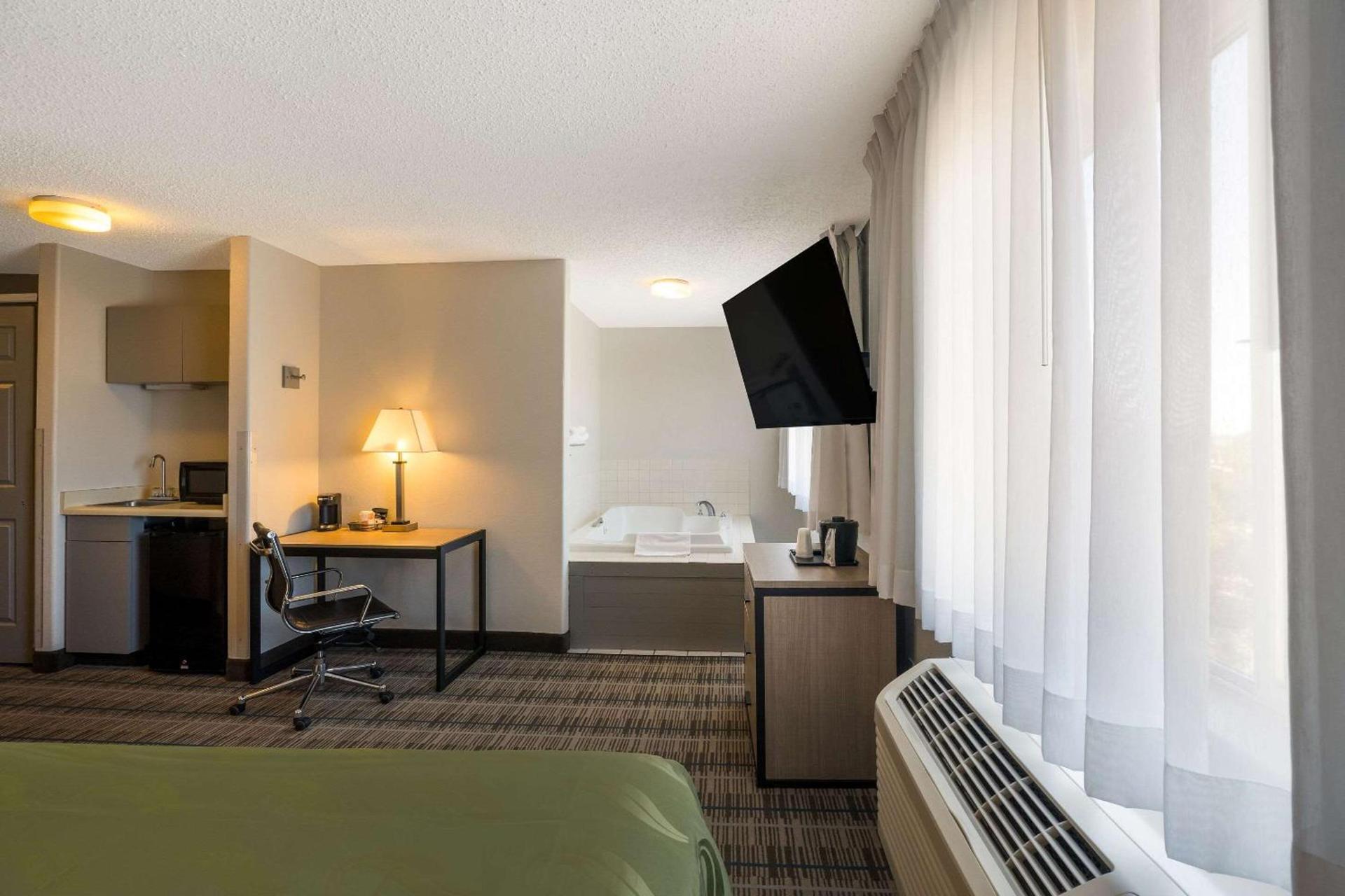 Quality Inn Denver Northeast Brighton photo 23