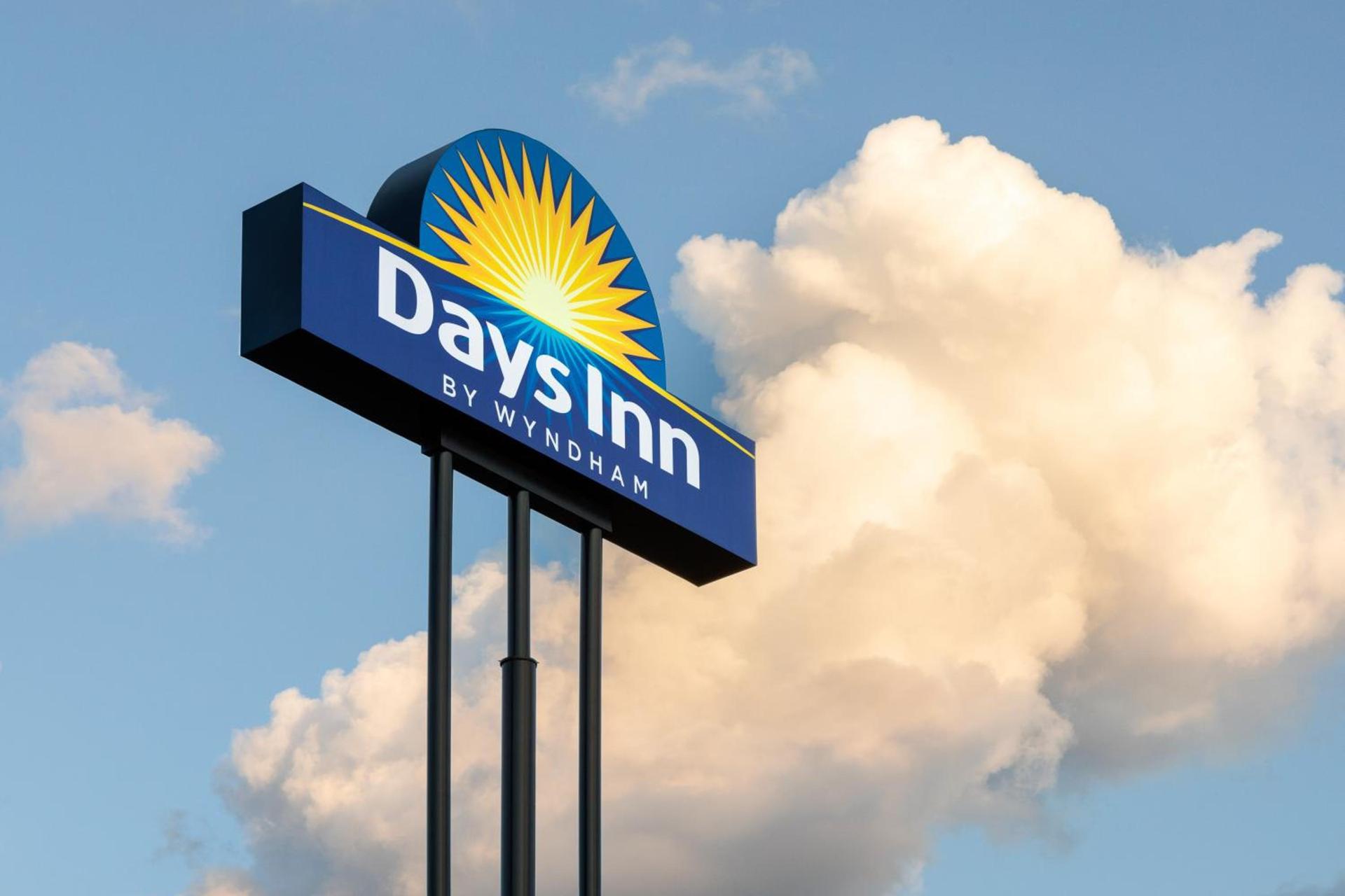 Days Inn by Wyndham Covington photo 2
