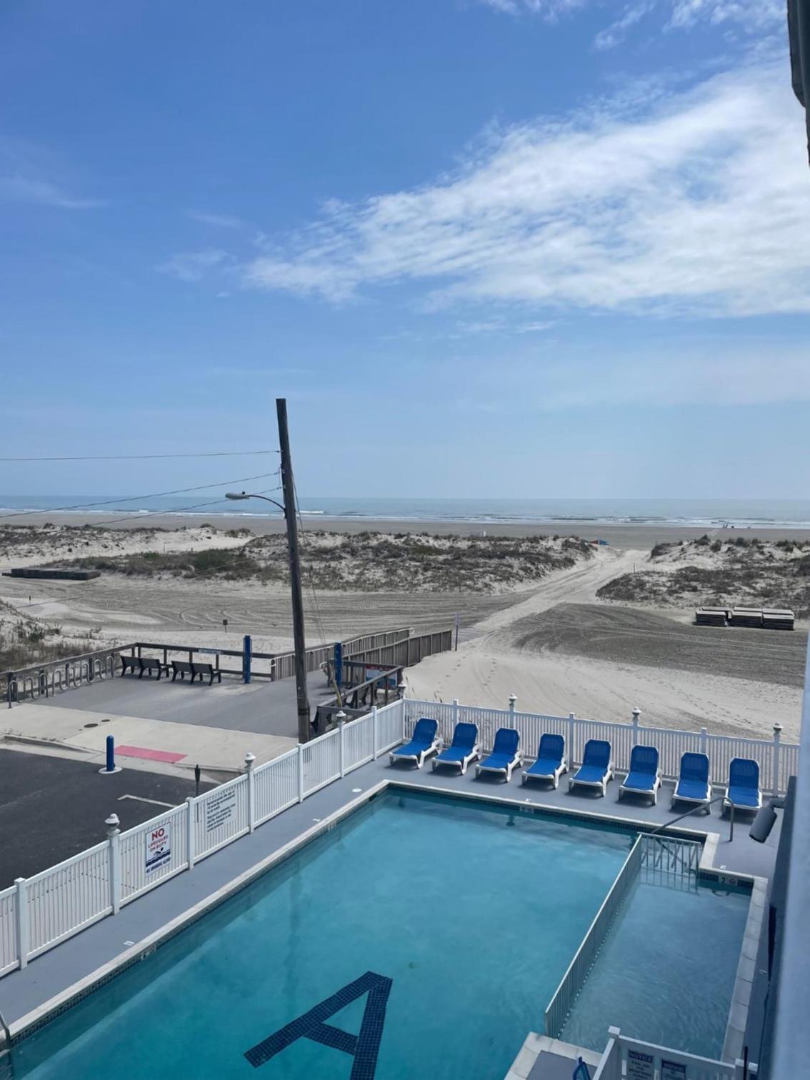 Acacia Beachfront Resort photo 17