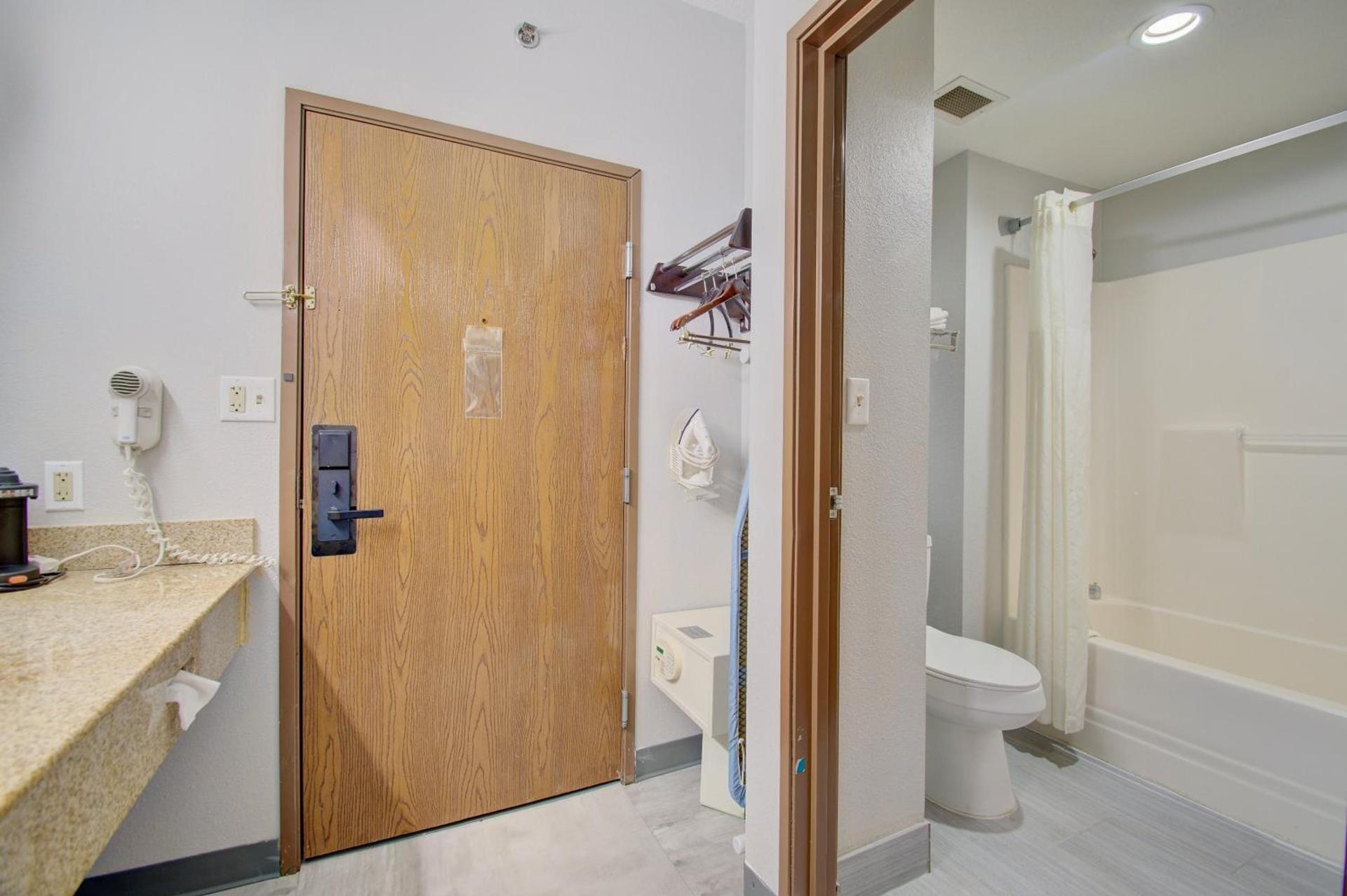 Quality Inn & Suites CVG Airport photo 22