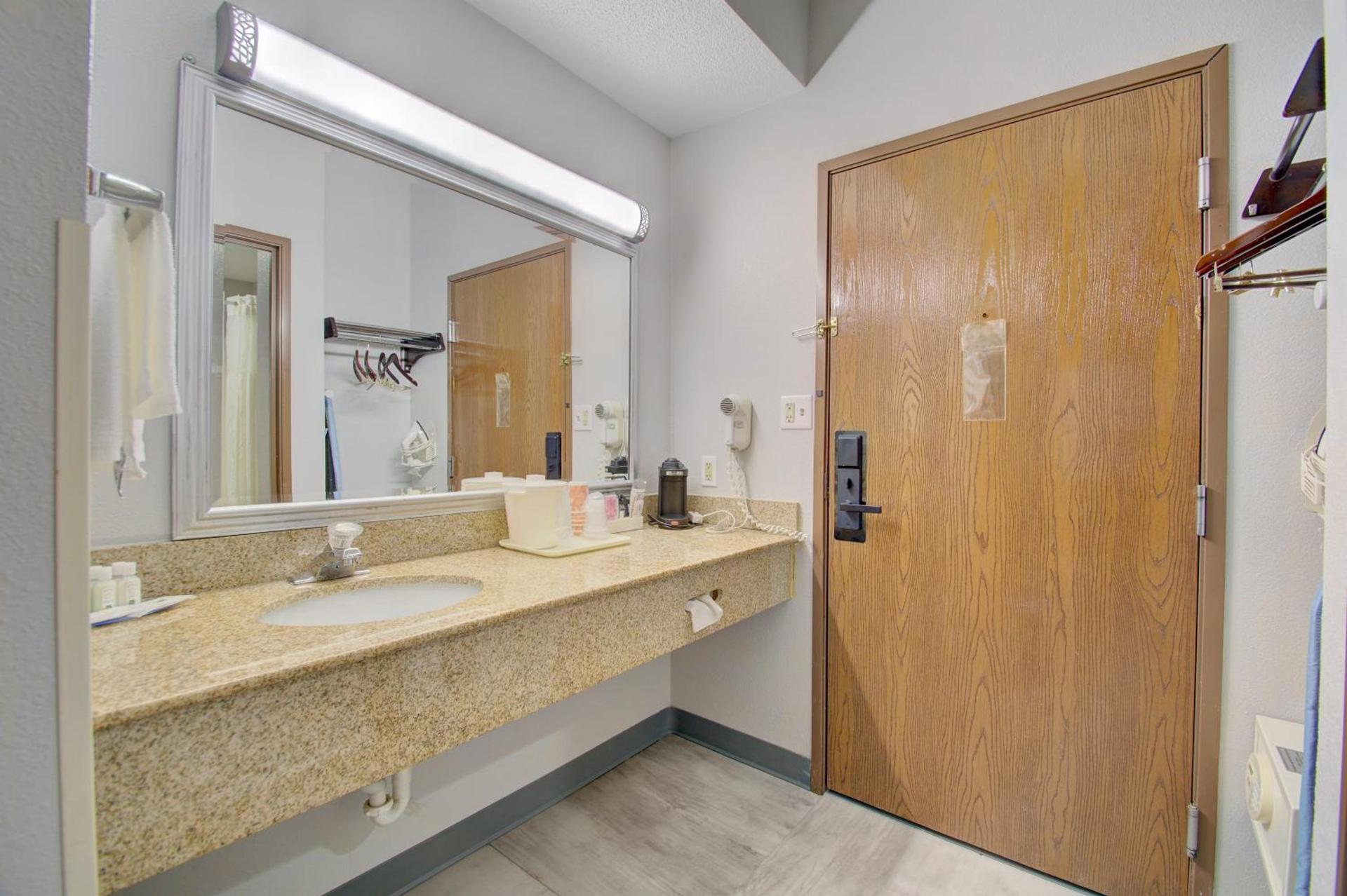 Quality Inn & Suites CVG Airport photo 20