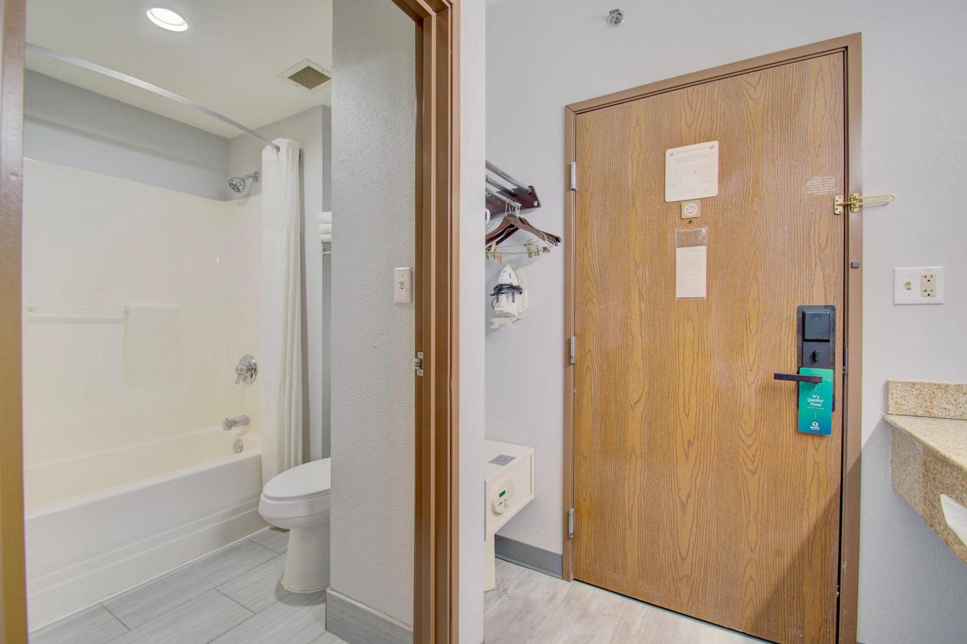 Quality Inn & Suites CVG Airport photo 32