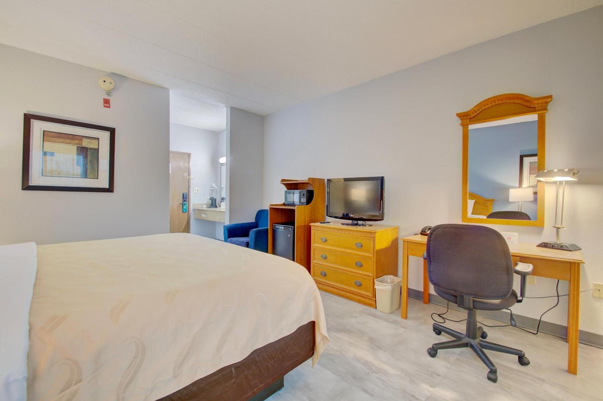 Quality Inn & Suites CVG Airport photo 35