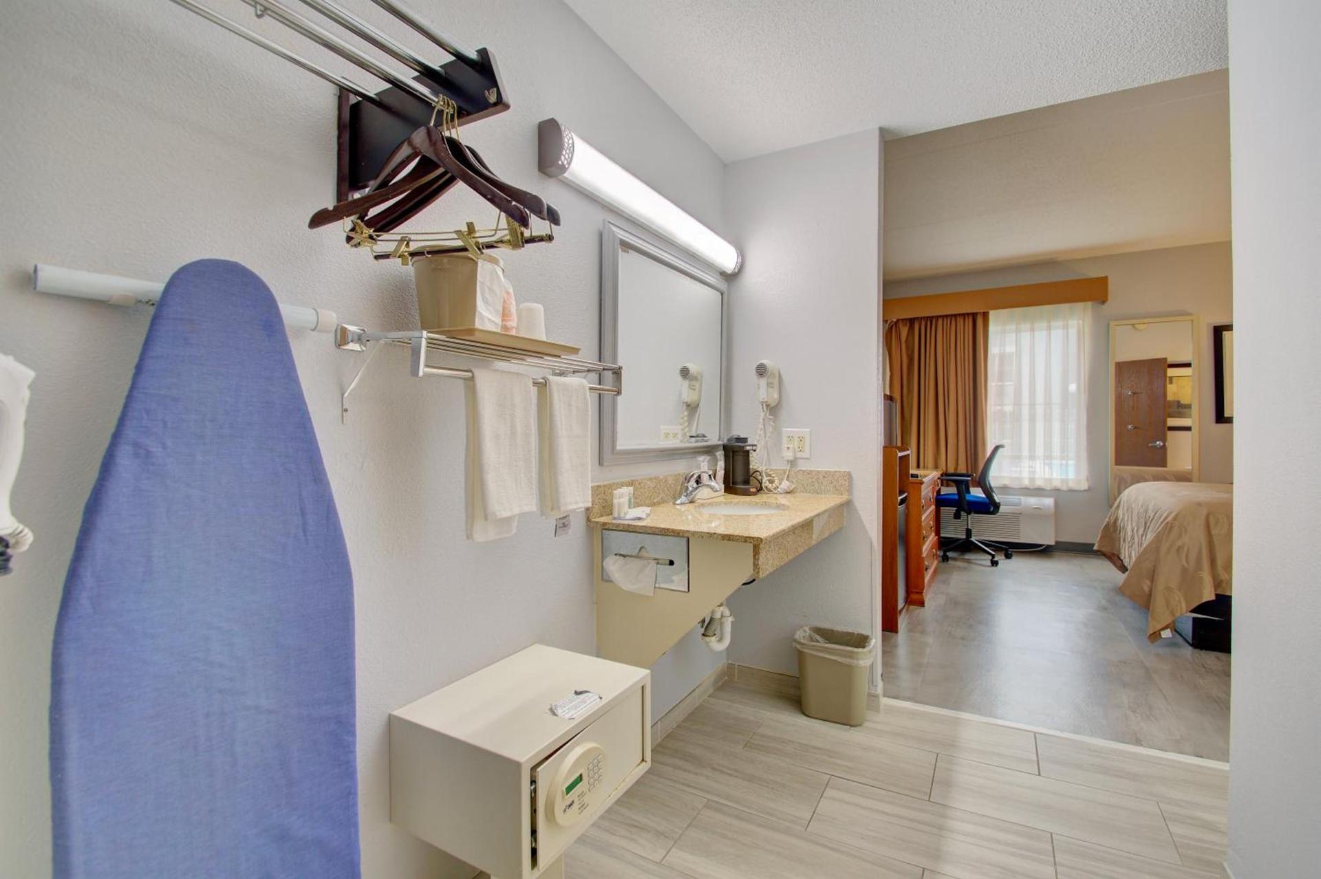 Quality Inn & Suites CVG Airport photo 42