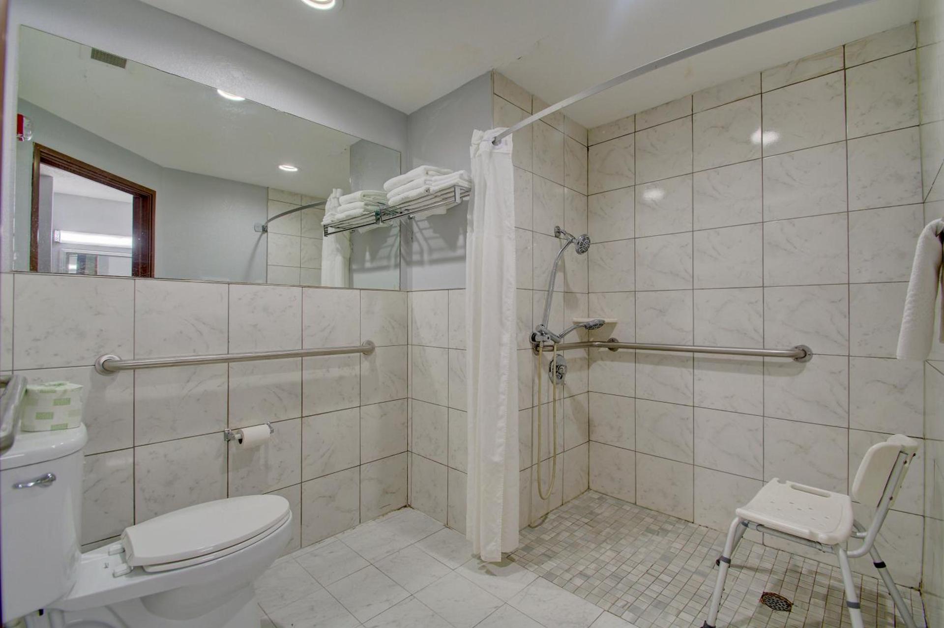 Quality Inn & Suites CVG Airport photo 45