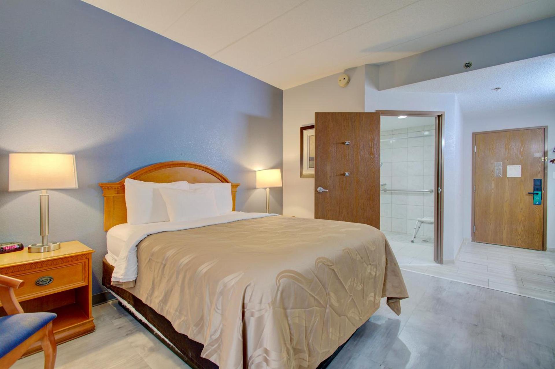 Quality Inn & Suites CVG Airport photo 47