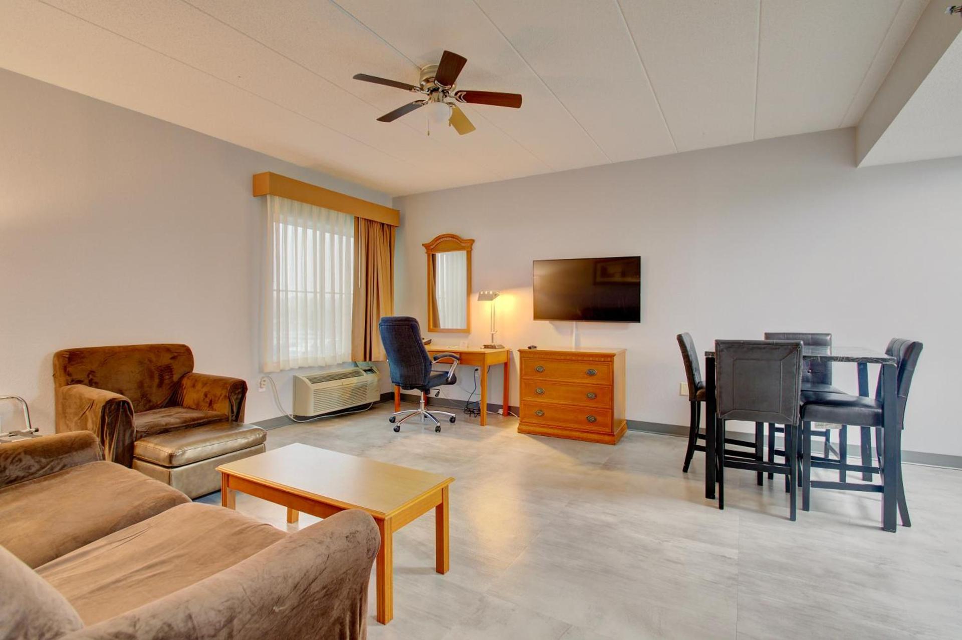 Quality Inn & Suites CVG Airport photo 50