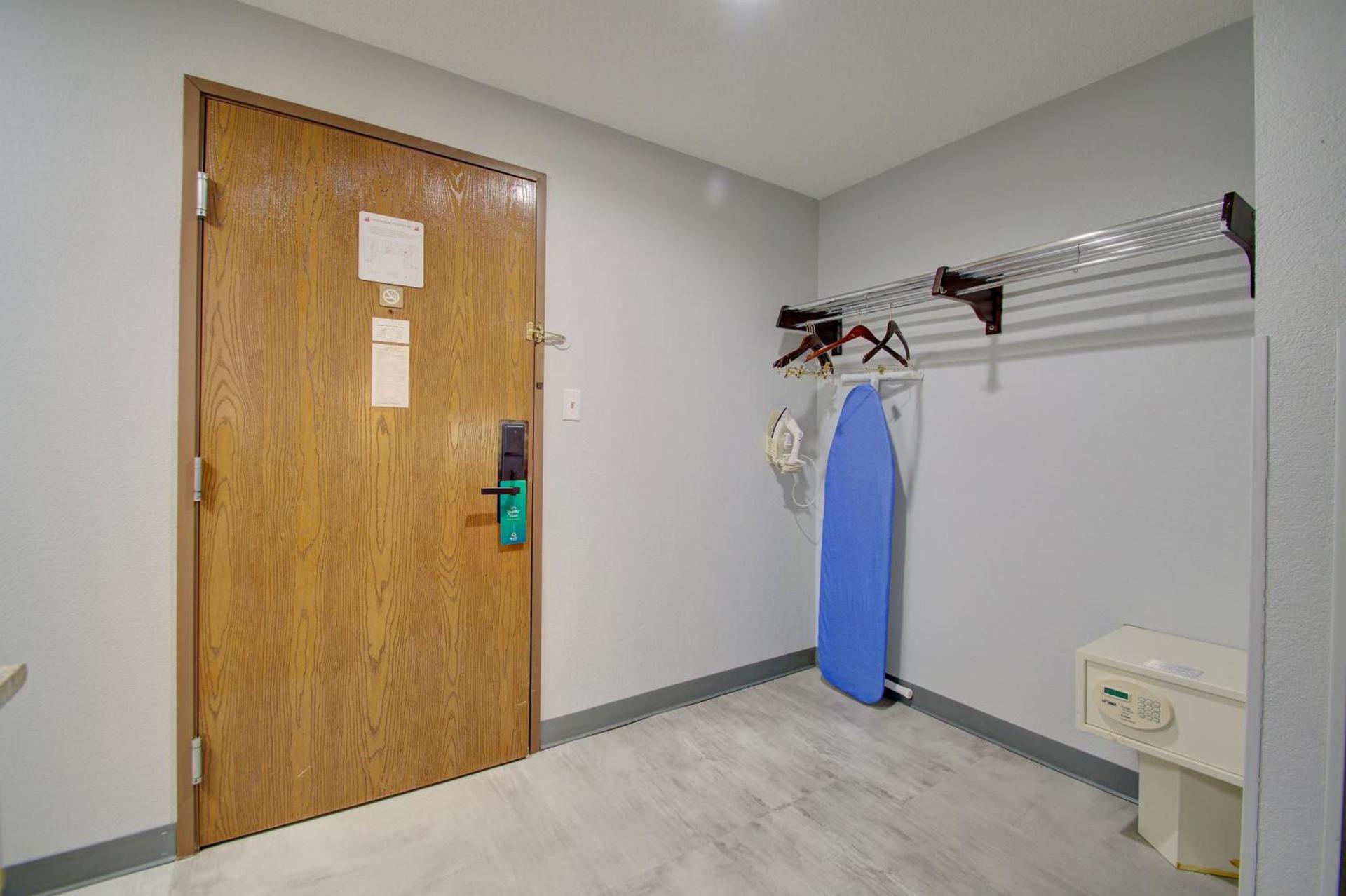 Quality Inn & Suites CVG Airport photo 61