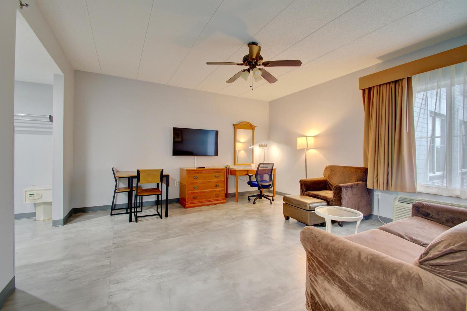 Quality Inn & Suites CVG Airport photo 63