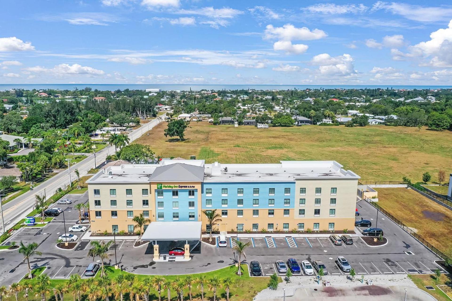 Holiday Inn Express and Suites - Nokomis - Sarasota South — hotel in Nokomis