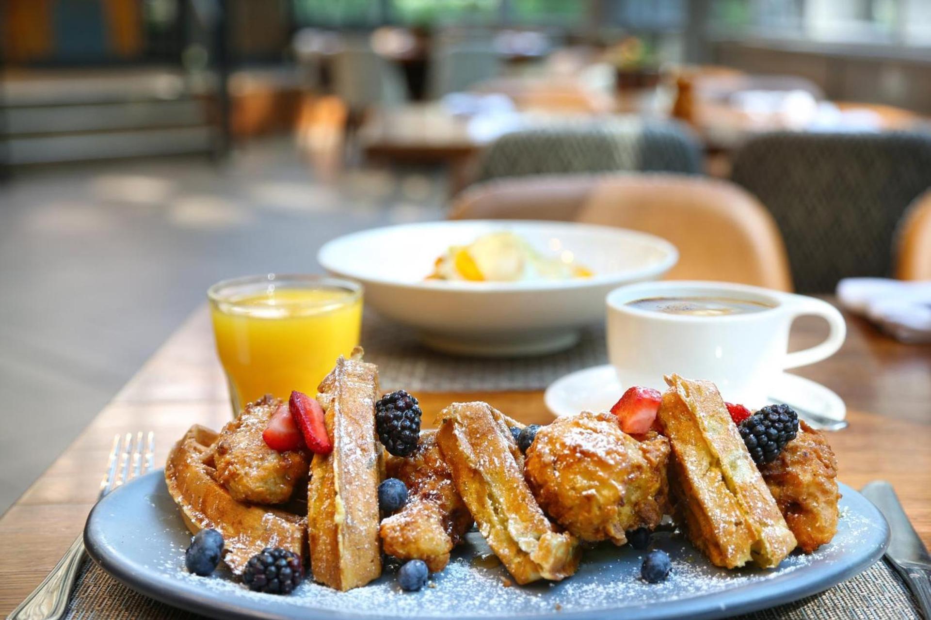 Crowne Plaza Atlanta Perimeter at Ravinia by IHG photo 44