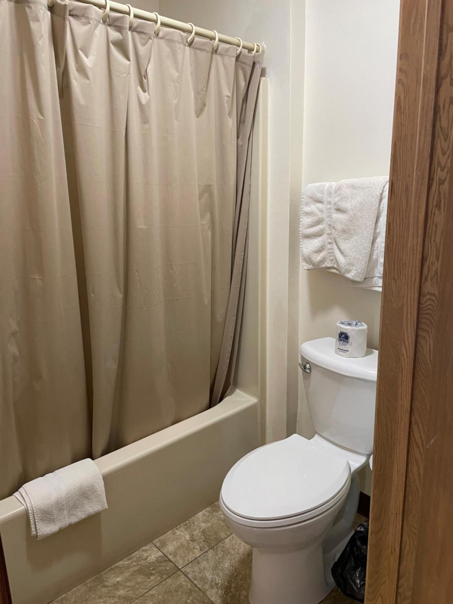 Parkside Inn photo 18