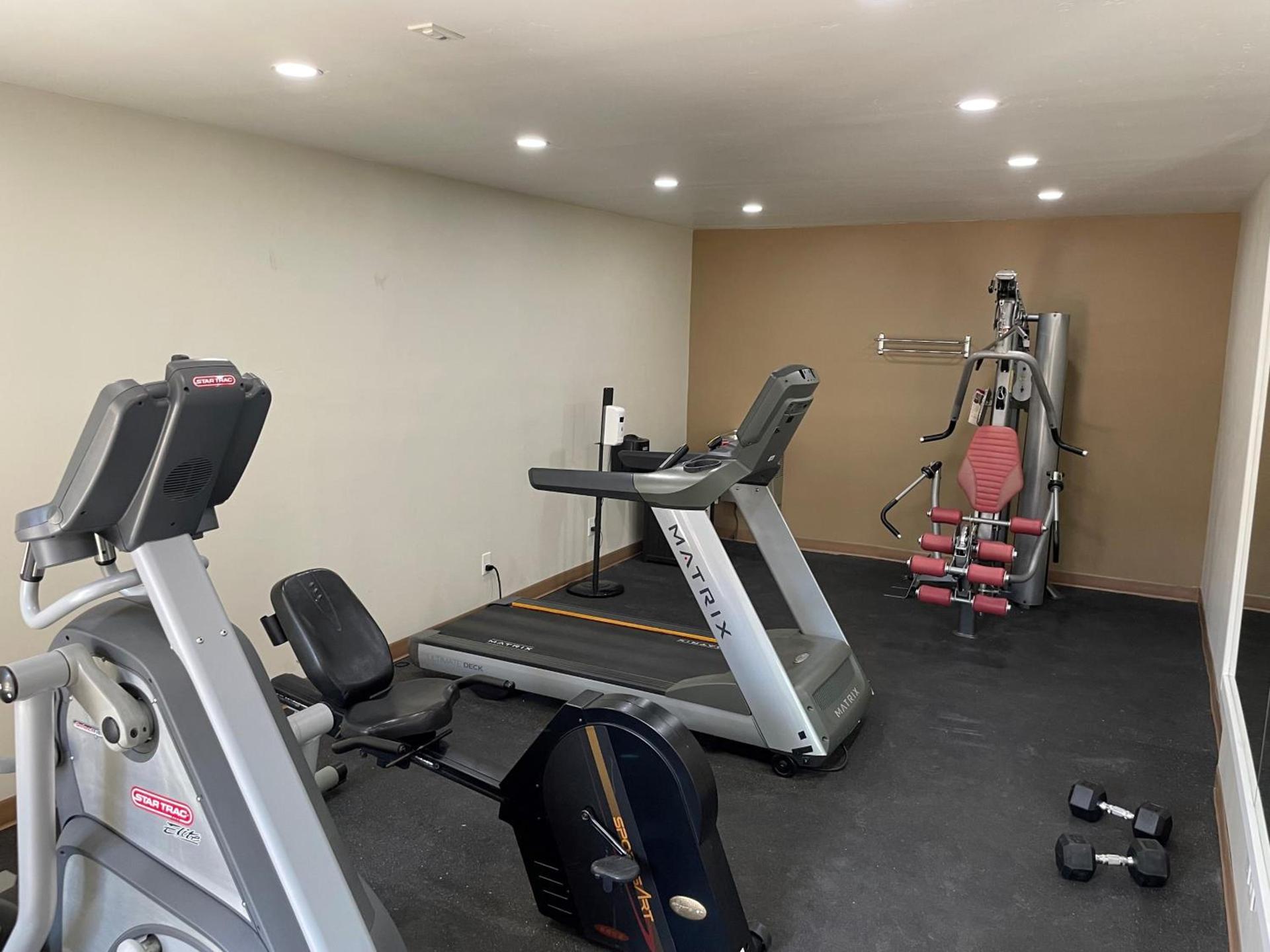 Quality Inn & Suites Goodyear - Phoenix West photo 11