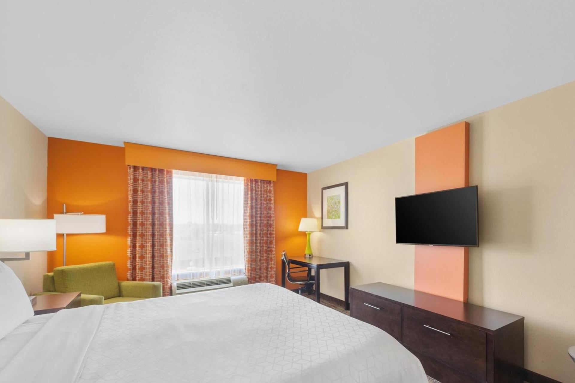 Holiday Inn Express Tomball by IHG photo 44