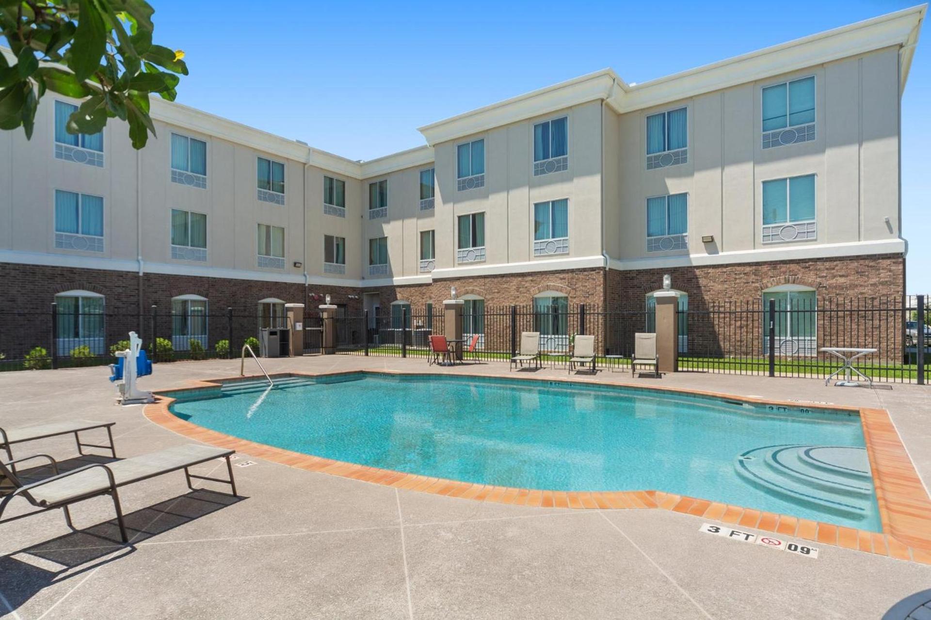 Holiday Inn Express Tomball by IHG photo 55