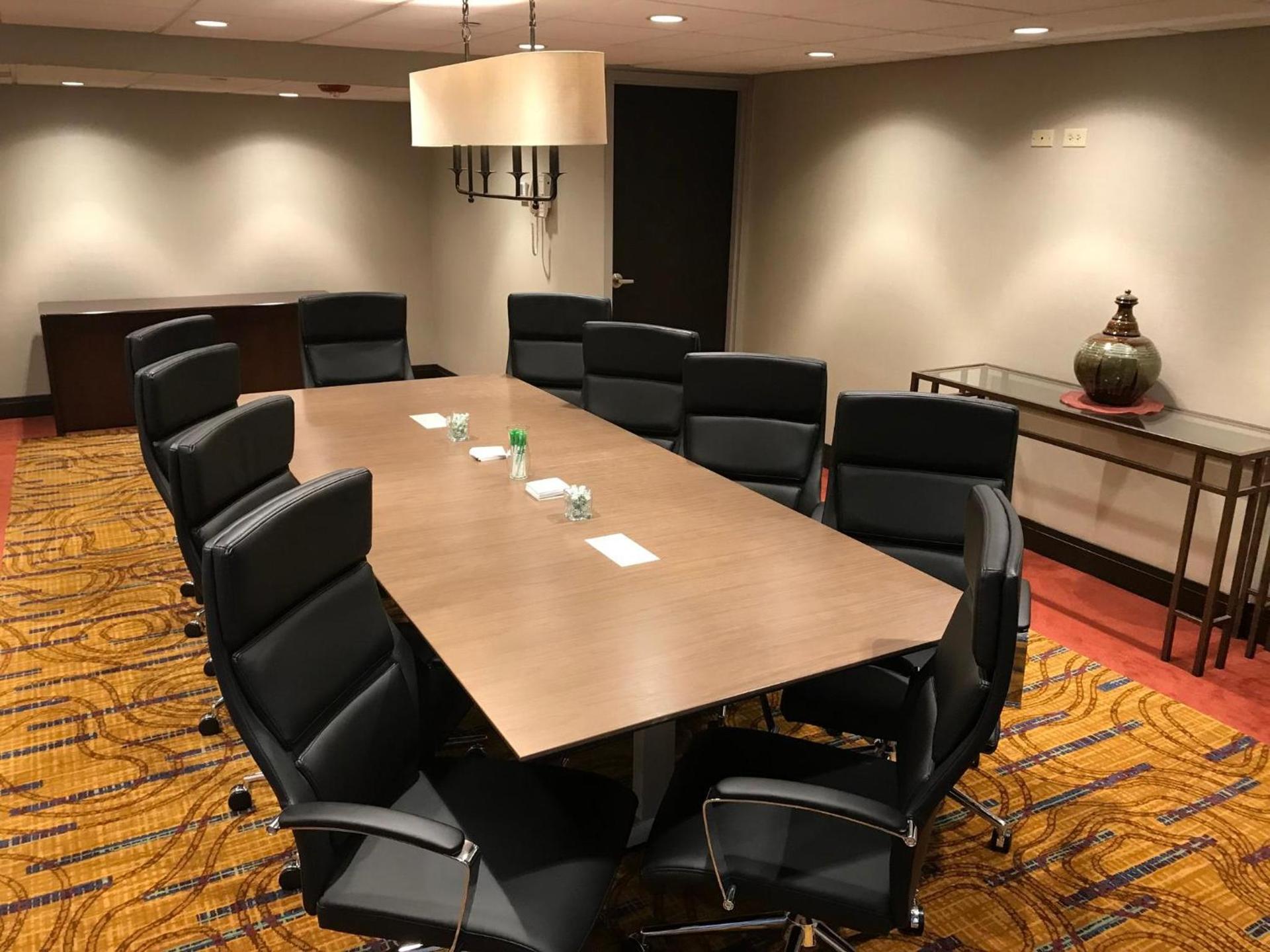Holiday Inn & Suites Chicago-Carol Stream Wheaton by IHG photo 35