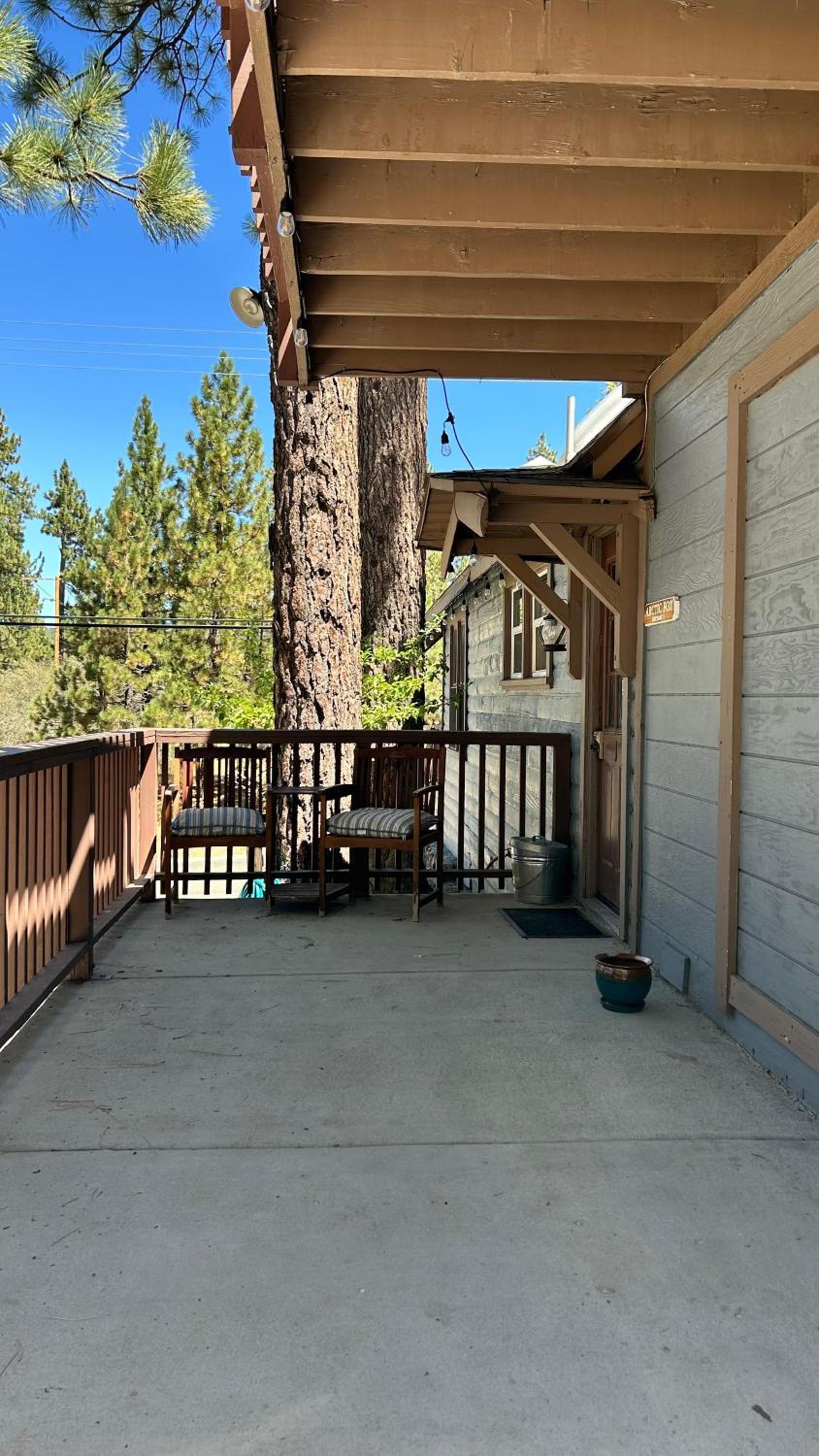 Fox n Bear Cottages Big Bear photo 3