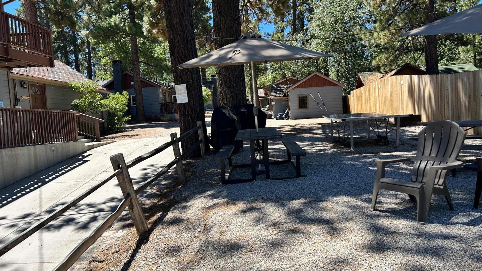 Fox n Bear Cottages Big Bear photo 2