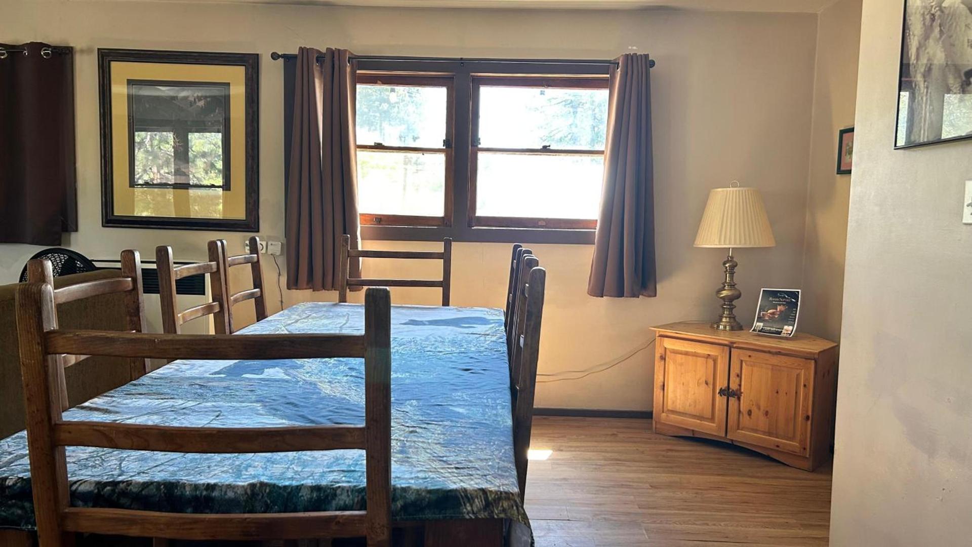 Fox n Bear Cottages Big Bear photo 17