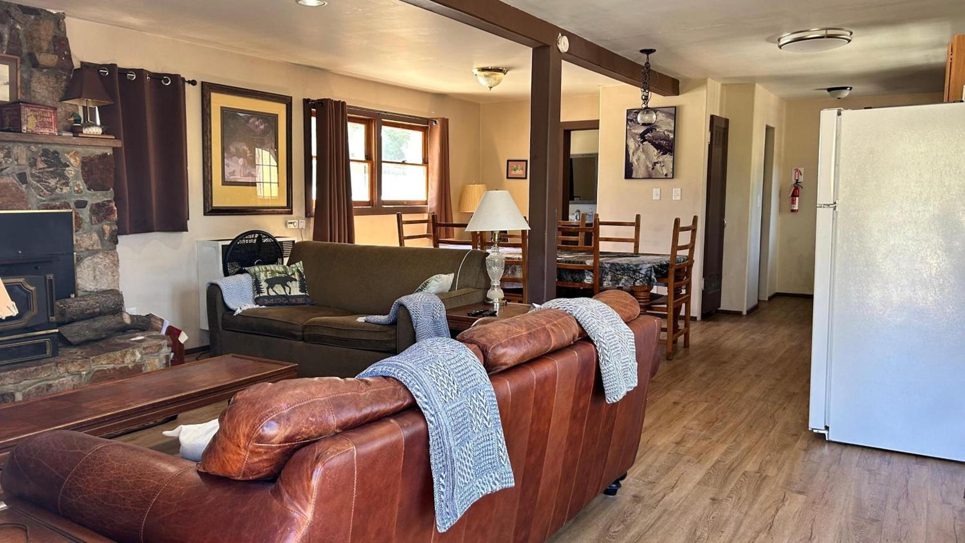 Fox n Bear Cottages Big Bear photo 31