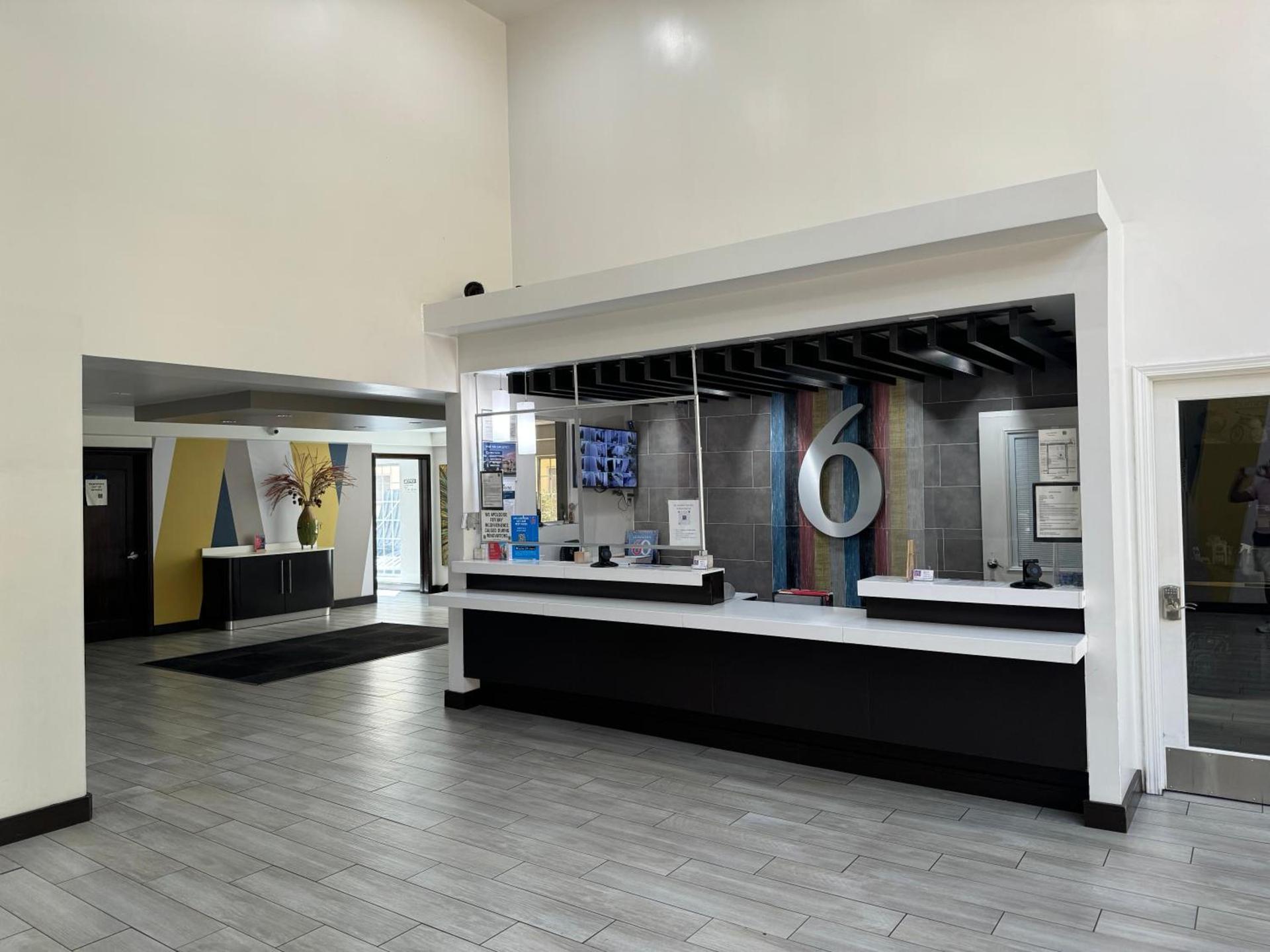 Motel 6 Hollywood photo 2