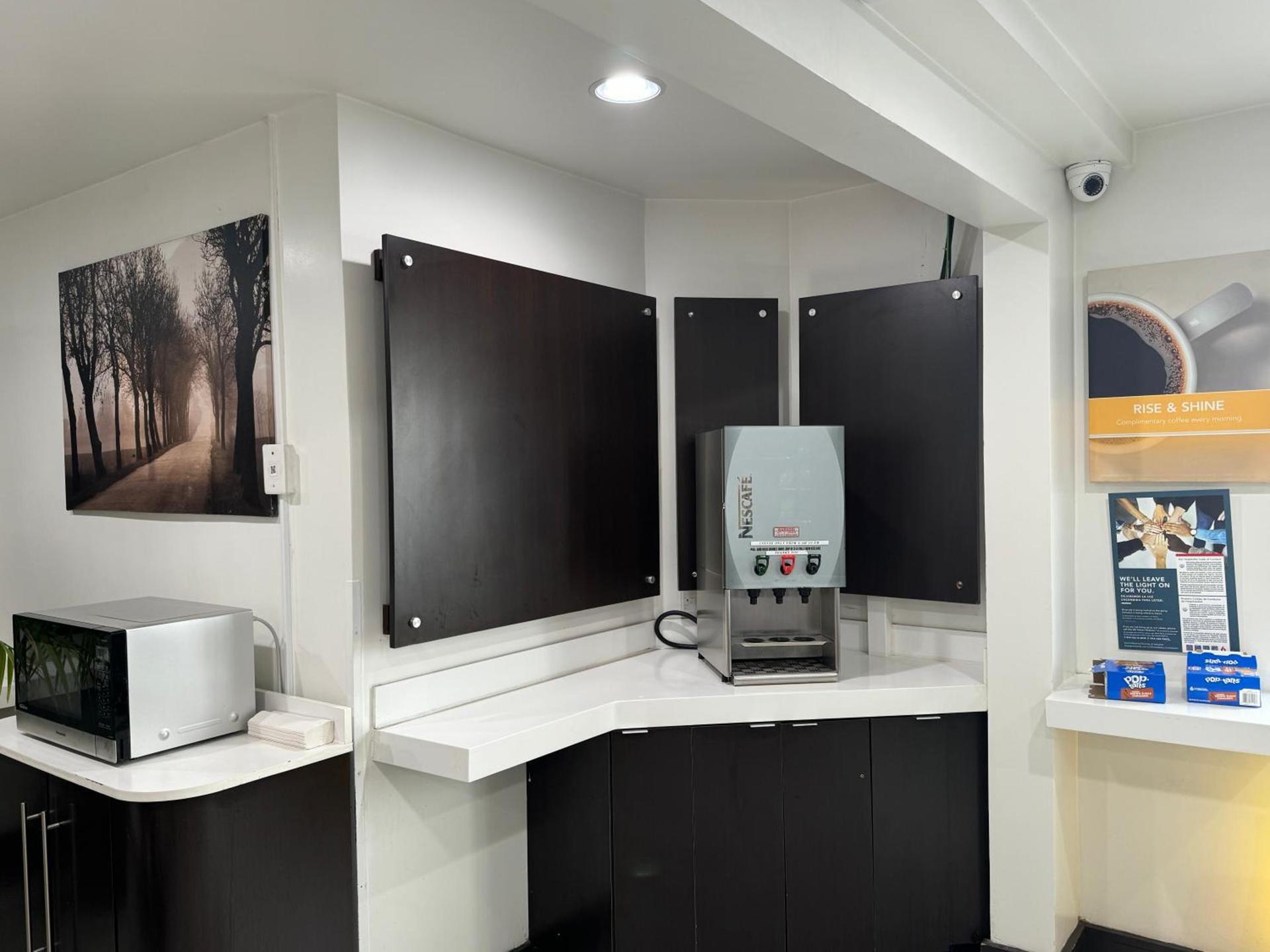 Motel 6 Hollywood photo 18