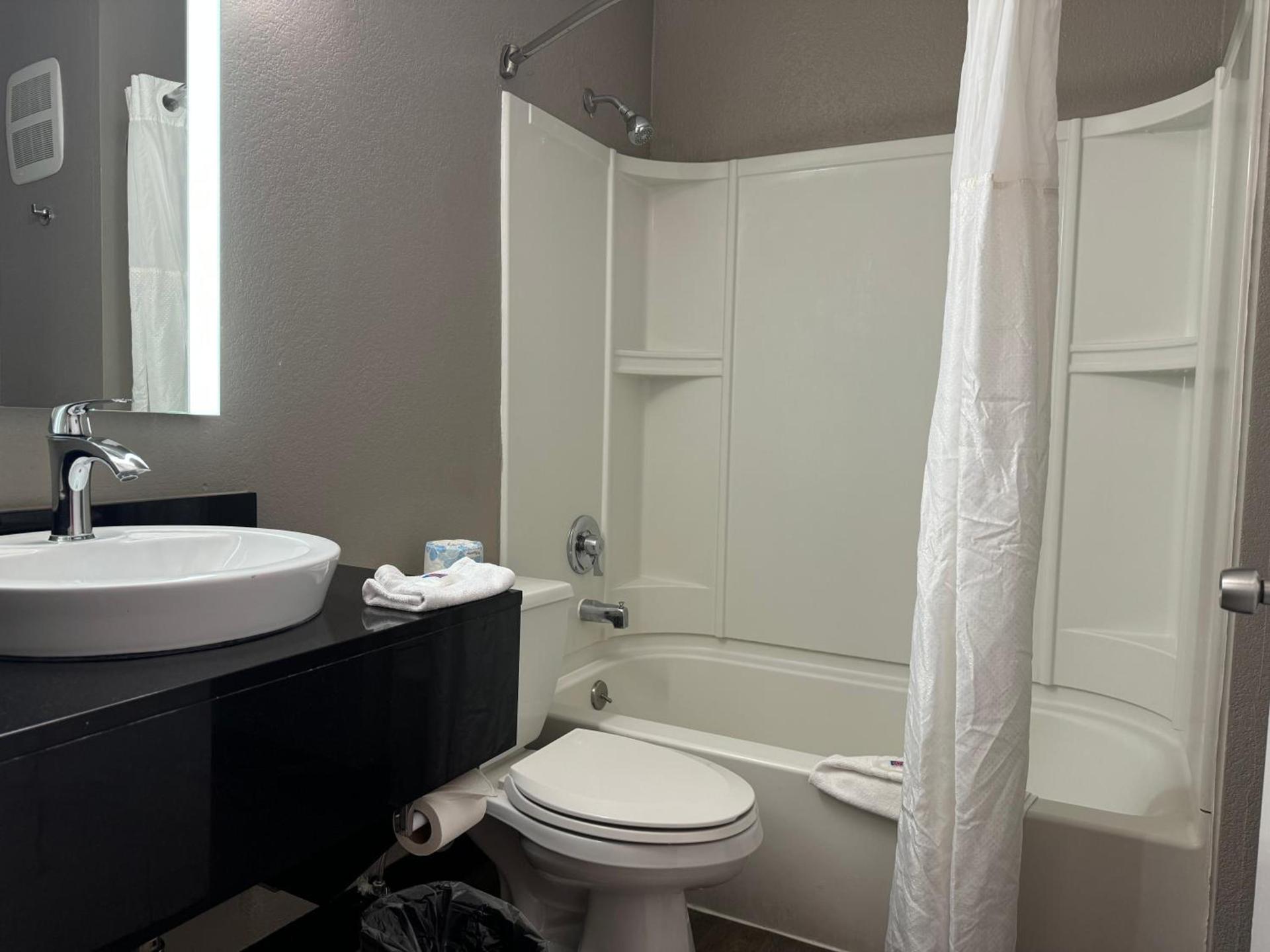 Motel 6 Hollywood photo 19
