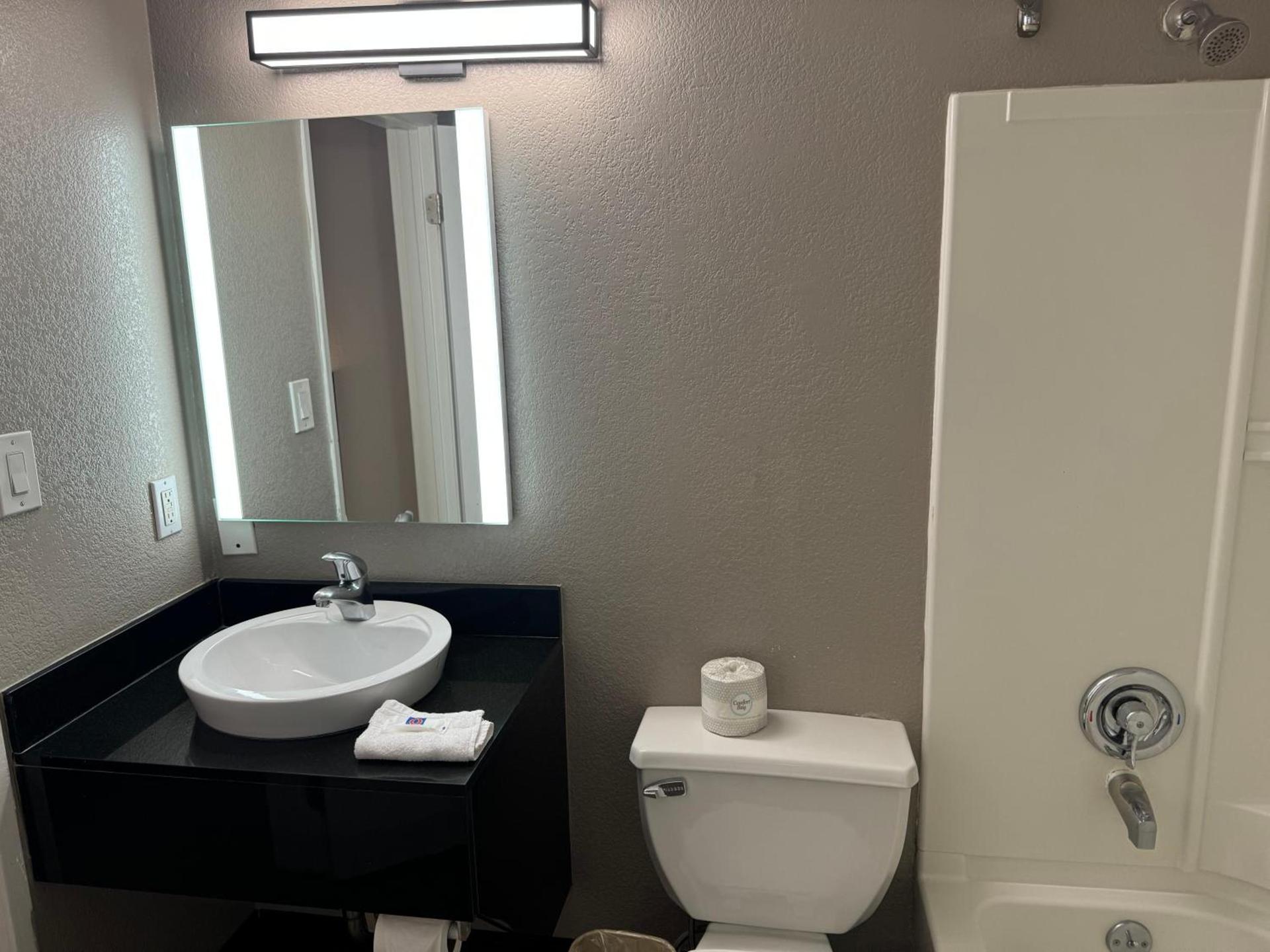 Motel 6 Hollywood photo 30