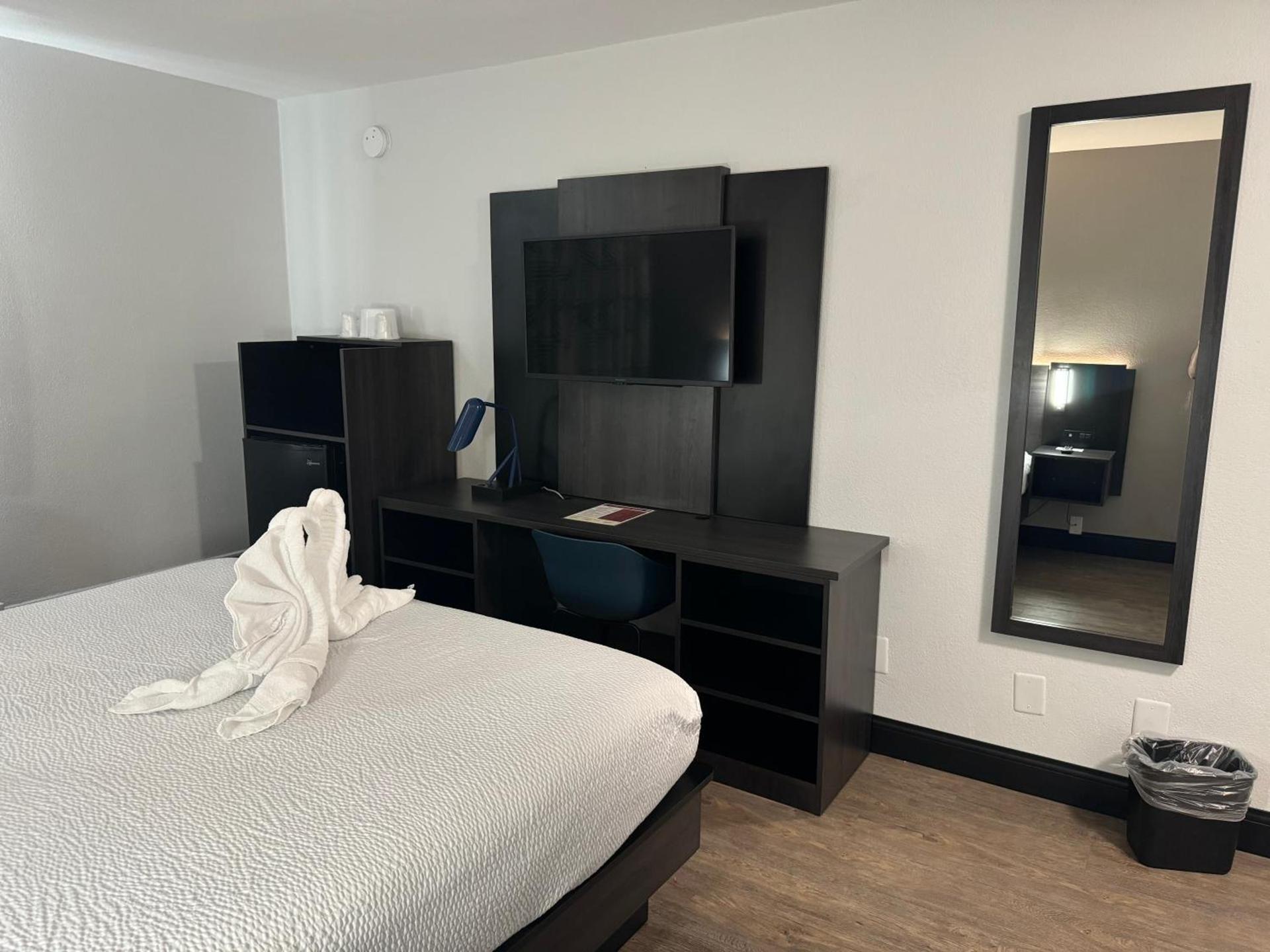 Motel 6 Hollywood photo 16