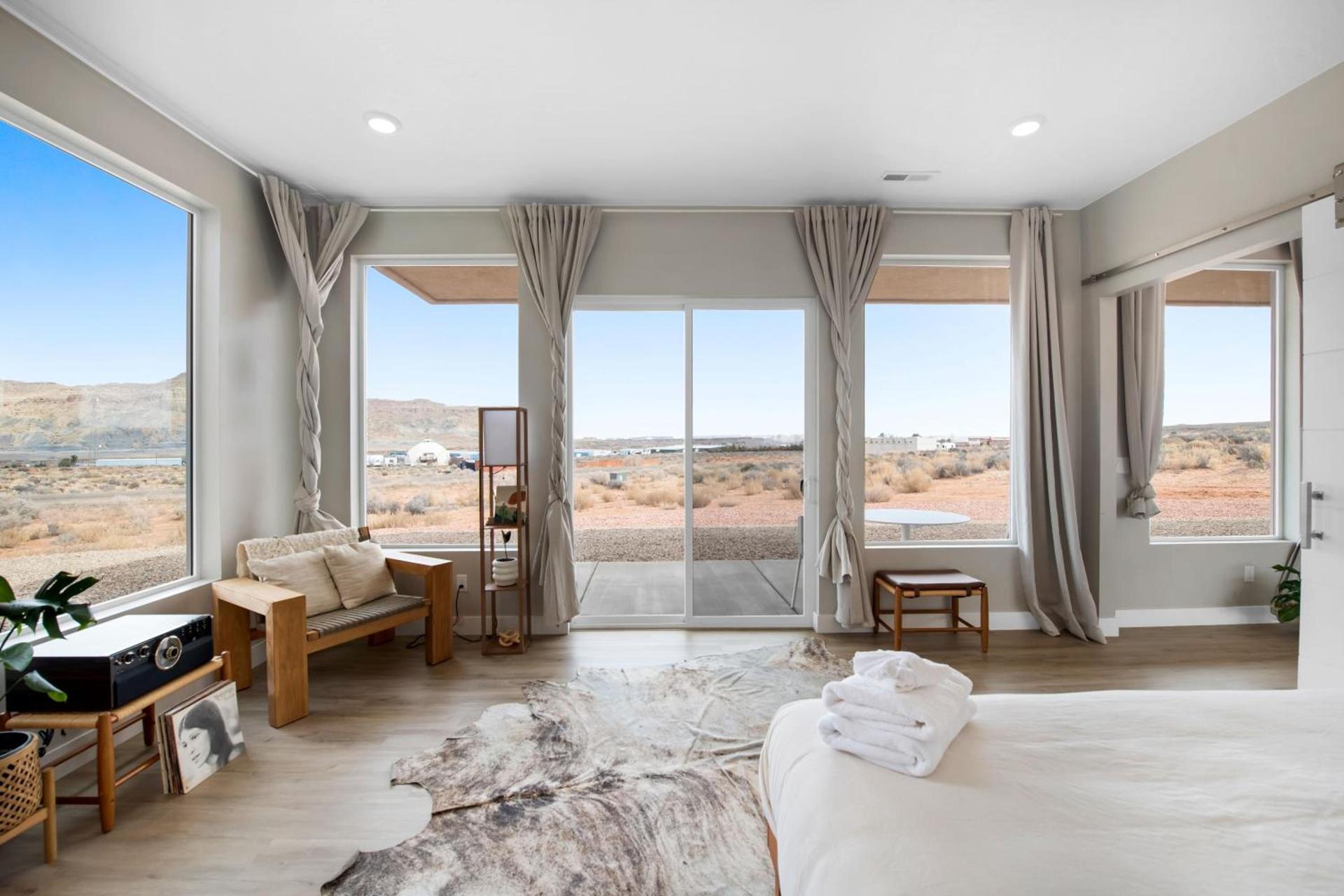 Canyon Oasis suite with Grand Mesa view photo 6