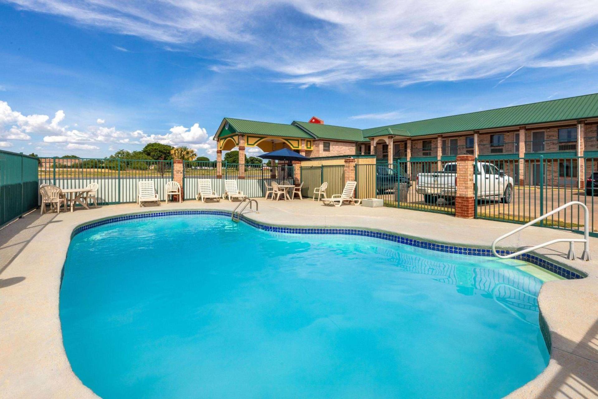 Ramada Limited San Angelo photo 34