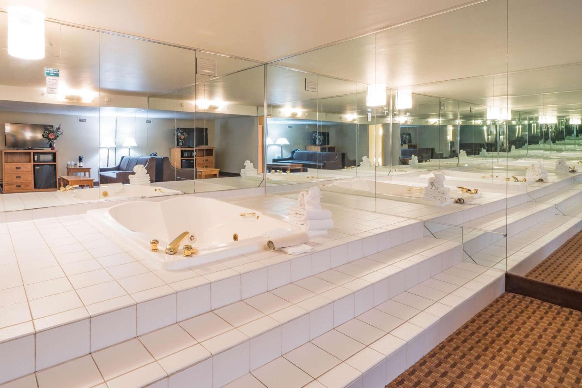 Best Western Plus GranTree Inn photo 39