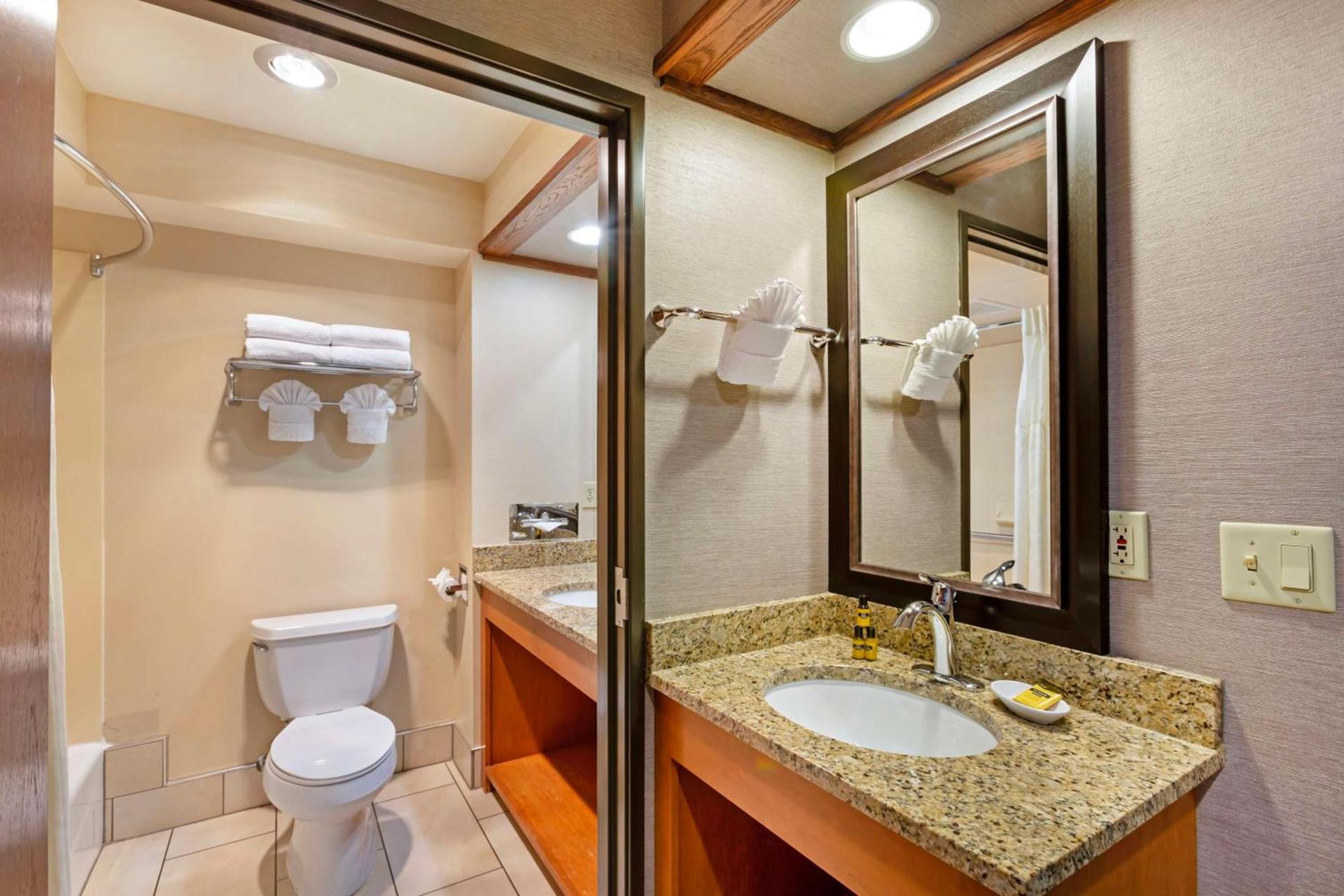 Best Western Plus GranTree Inn photo 38