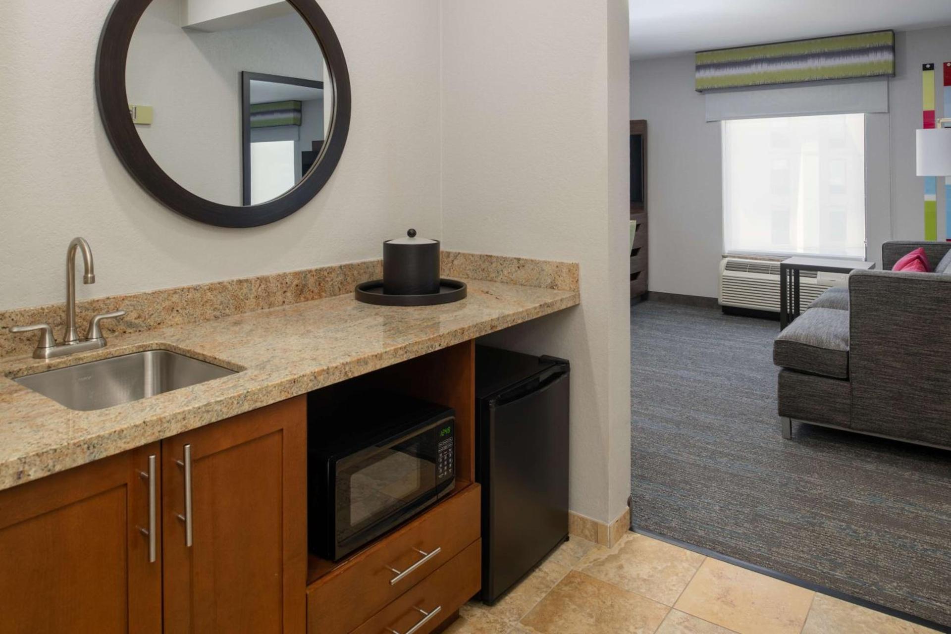 Hampton Inn and Suites Seattle - Airport / 28th Avenue photo 6